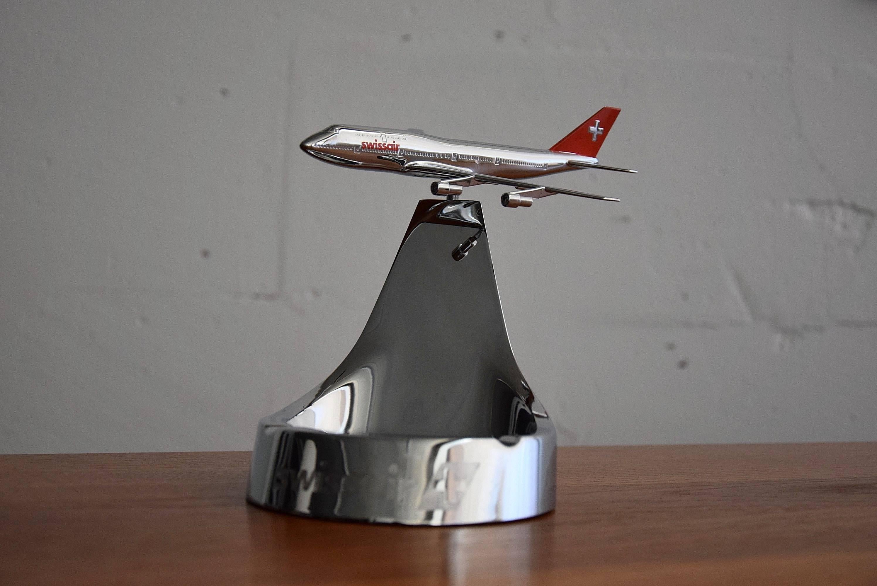 Beautifull Swissair 1980s Boeing 737-300 ashtray in mint condition.

Made in Switzerland by Buhler.