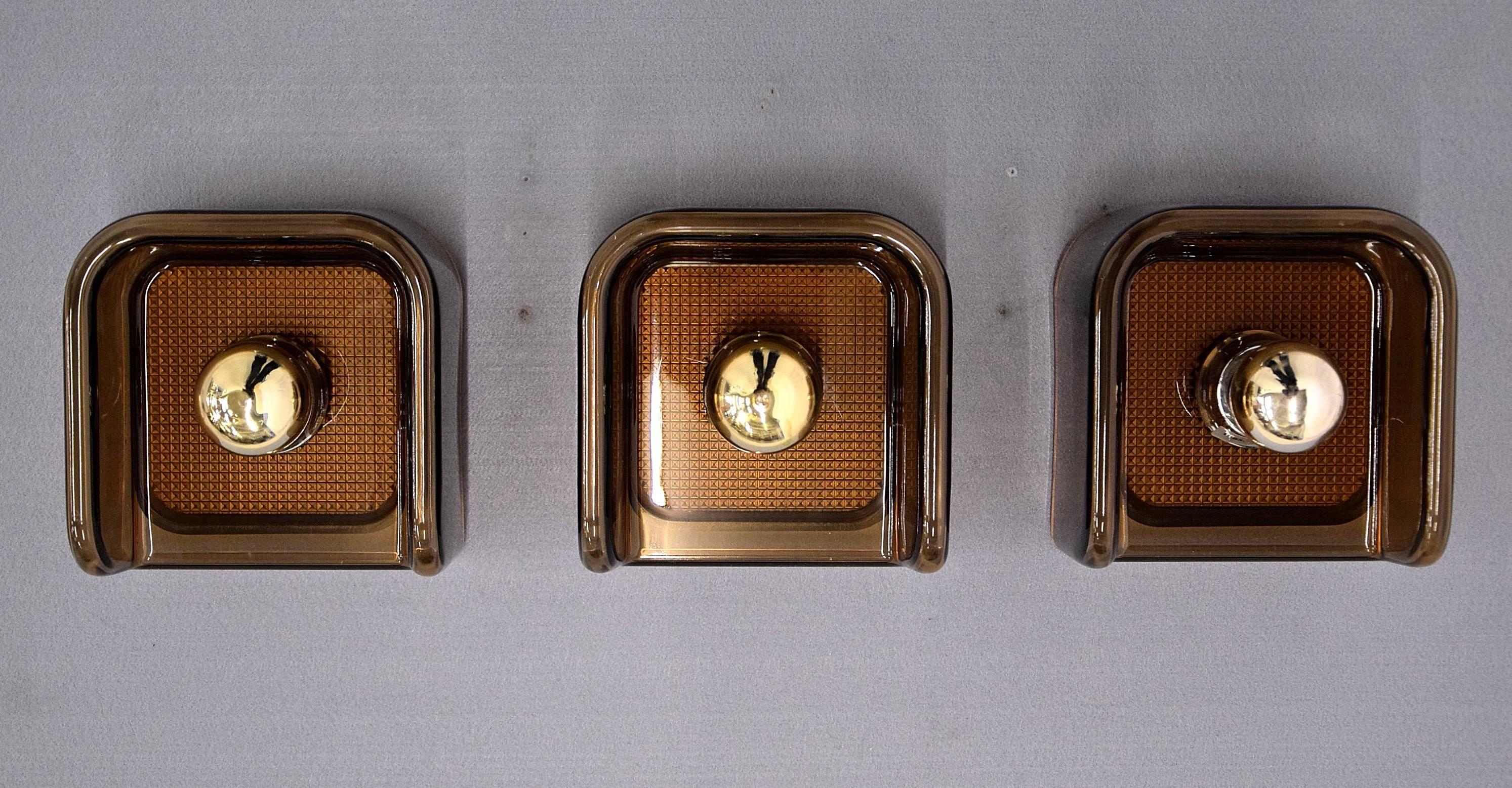 Three Guzzini 1970s New Old Stock Sconces In Excellent Condition In Weesp, NL