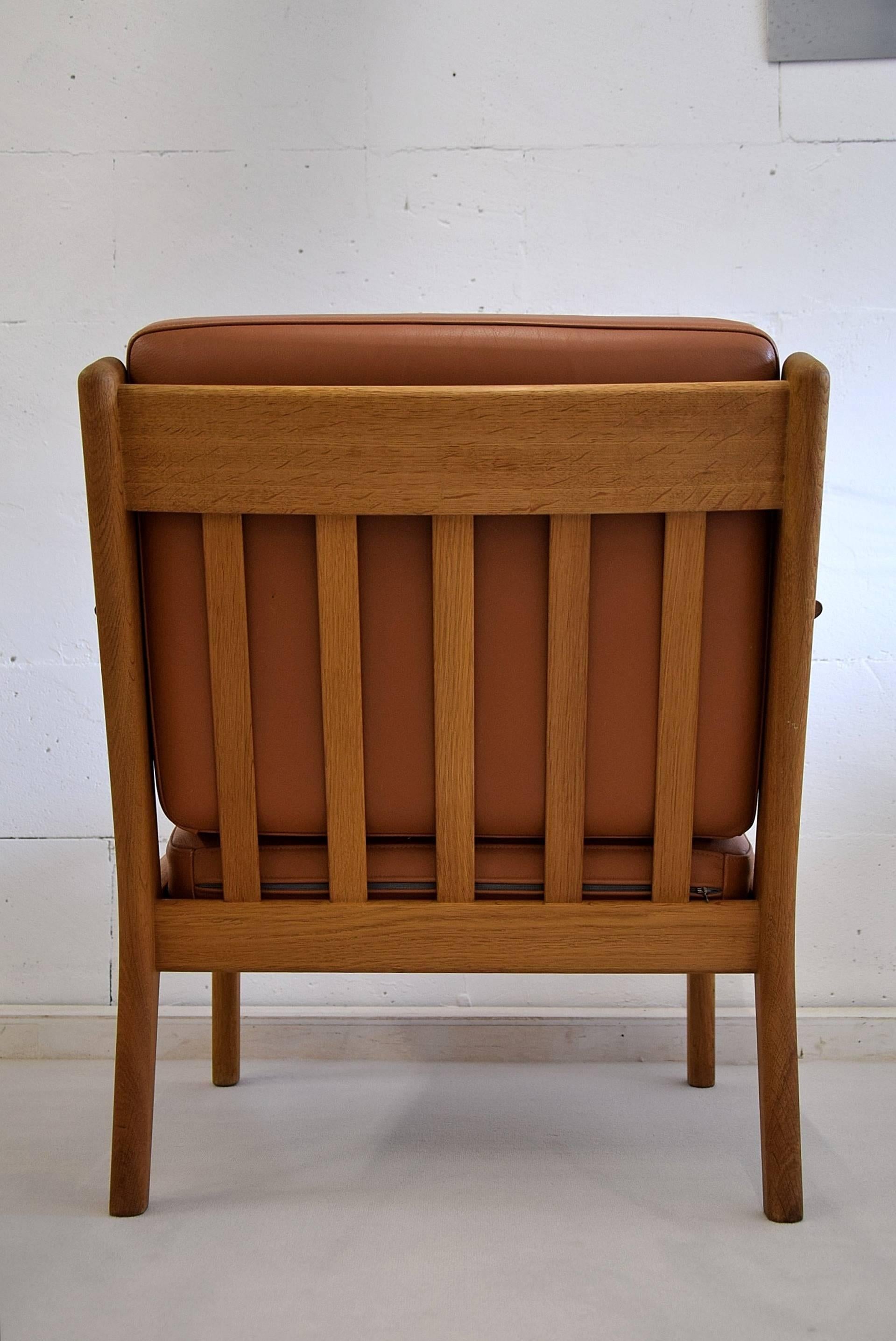Mid-20th Century Mid-Century Modern Hans Wegner Lounge Chairs and Hocker