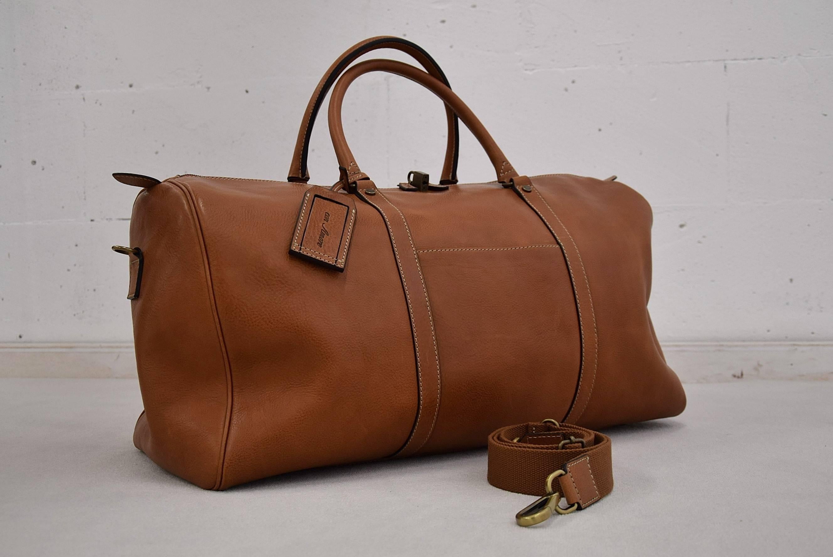 20th Century Italian Hand Made Buffalo Leather Dominio Travelbag For Sale