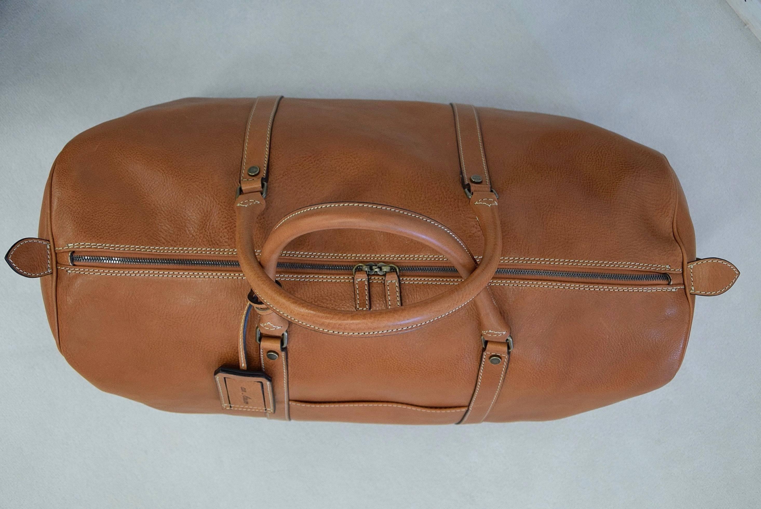 Italian Hand Made Buffalo Leather Dominio Travelbag For Sale 4