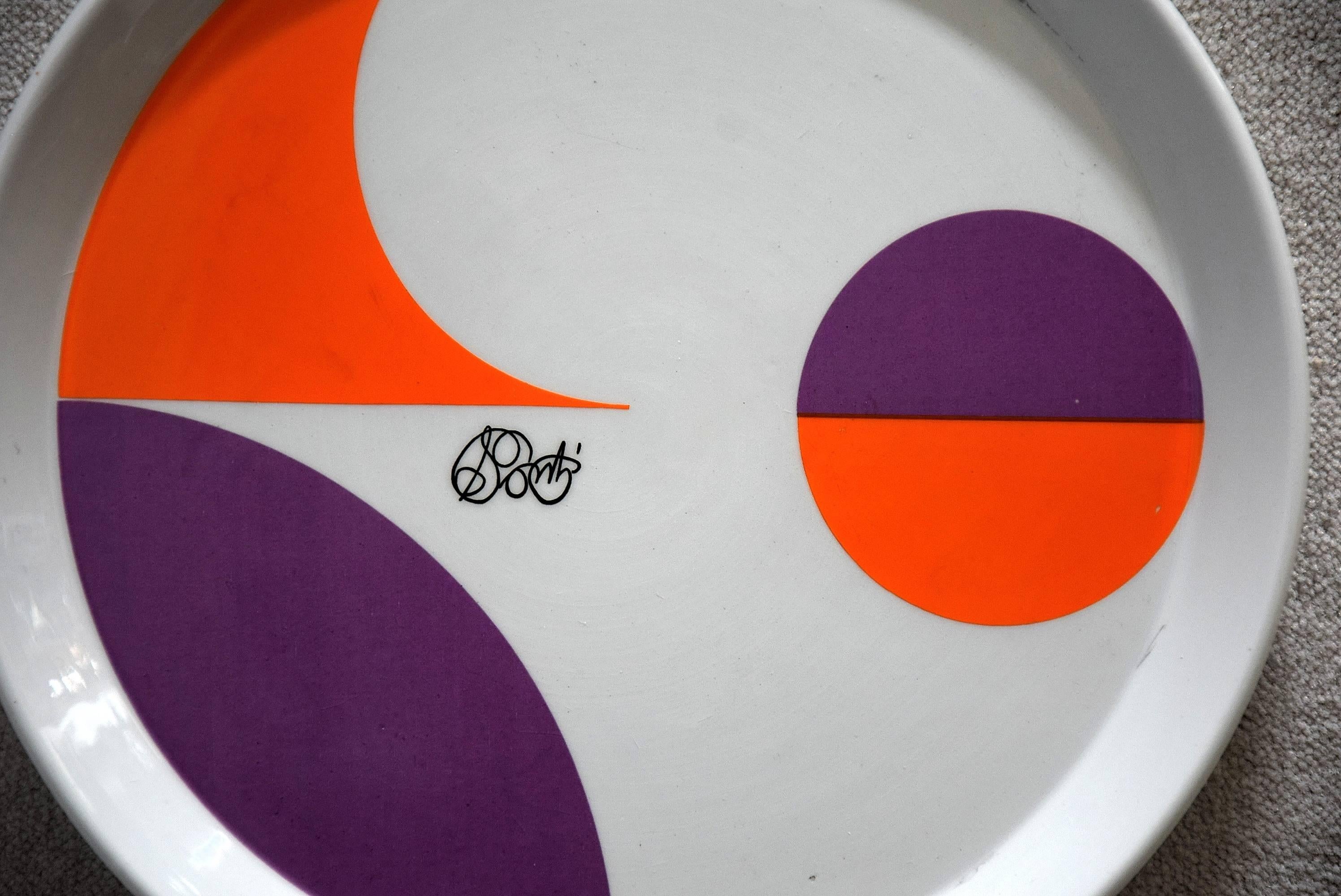 Ceramic Gio Ponti for Franco Pozzi
Rare glazed porcelain plate by Gio Ponti with Gio Ponti’s signature not on the back of the plate, like all the other one’s, but on the front.
This plate is made by the renown Franco Pozzi Ceramics and it has the