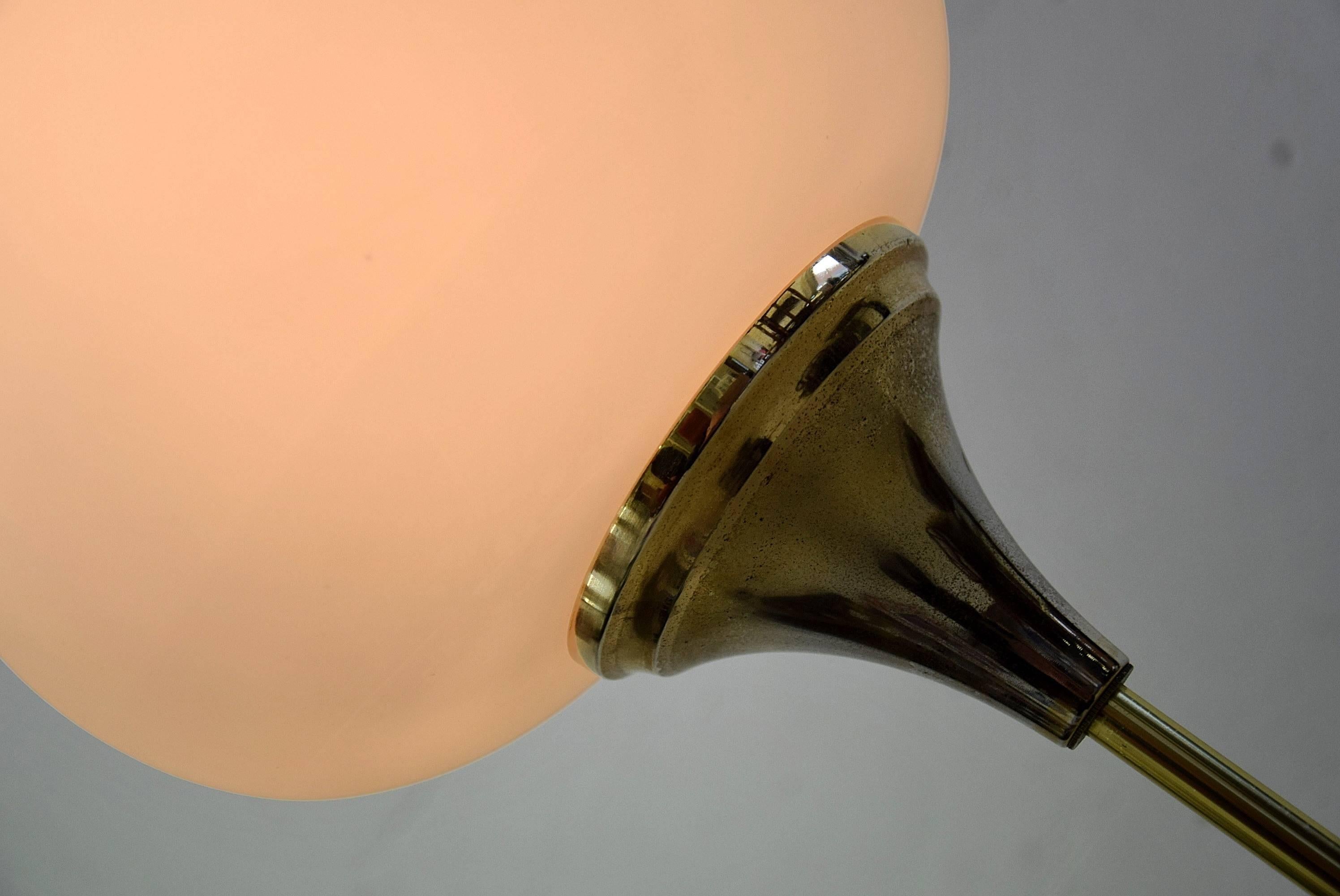 Lumi Milano Stehlampe aus Glas und Messing, Mid-Century Modern (Mitte des 20. Jahrhunderts)