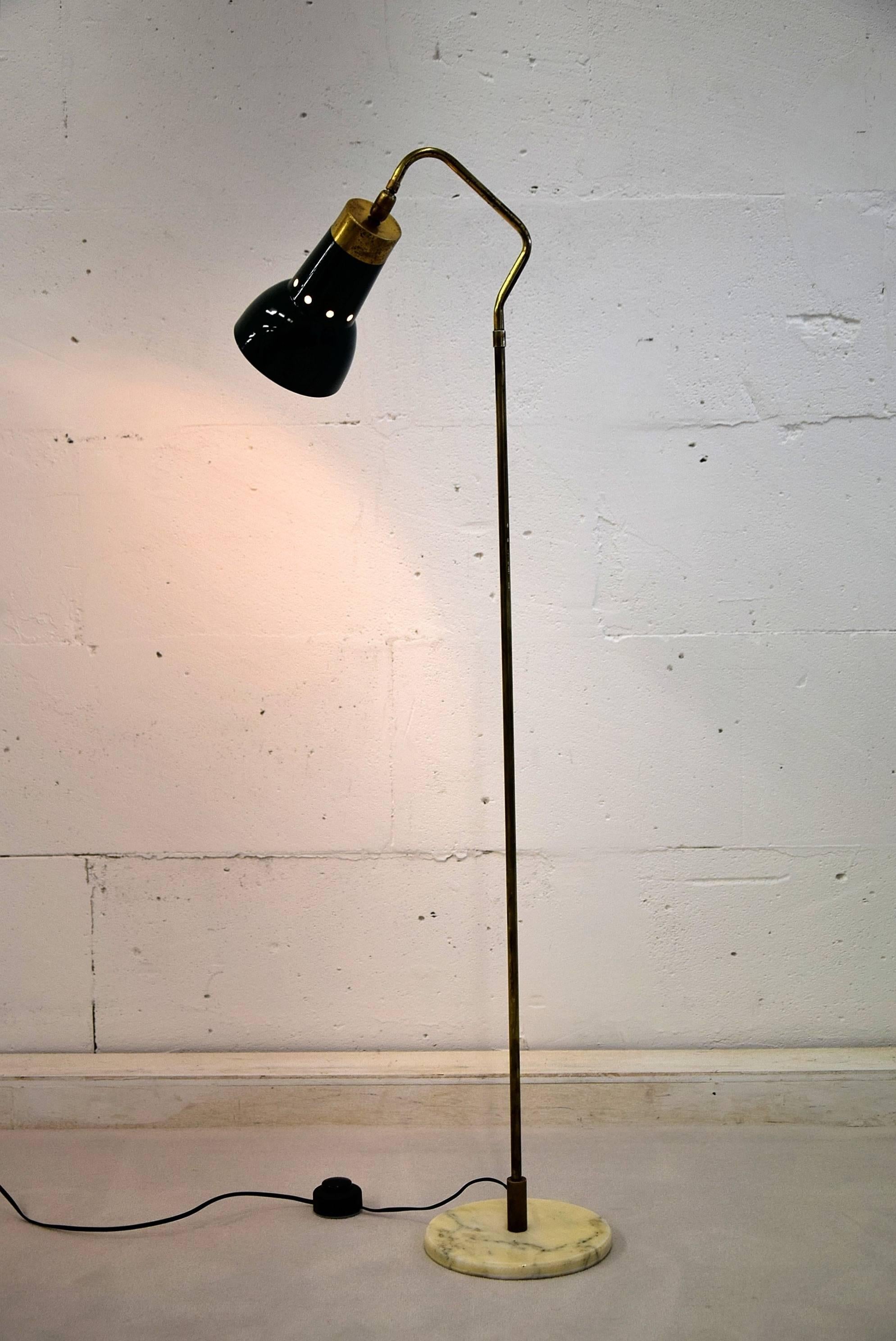 Lampadaire Stilux moderne mi-siècle en laiton et marbre en vente 2