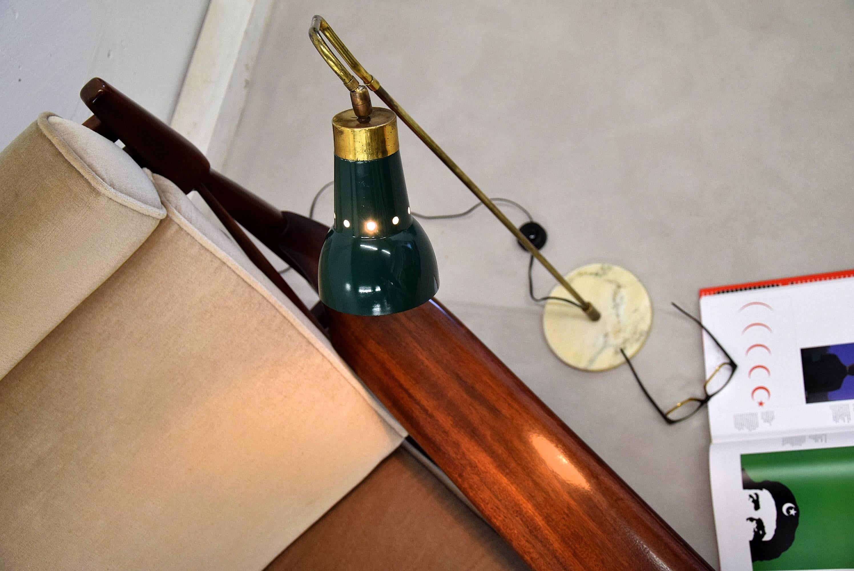 Brass and marble Mid century modern Floor lamp Stilux
Rare and sophisticated racing green brass and marble floor lamp produced by Stilux Italy in the 1950s.
As can be seen in the images is this beautiful lamp in great vintage condition and a jewel