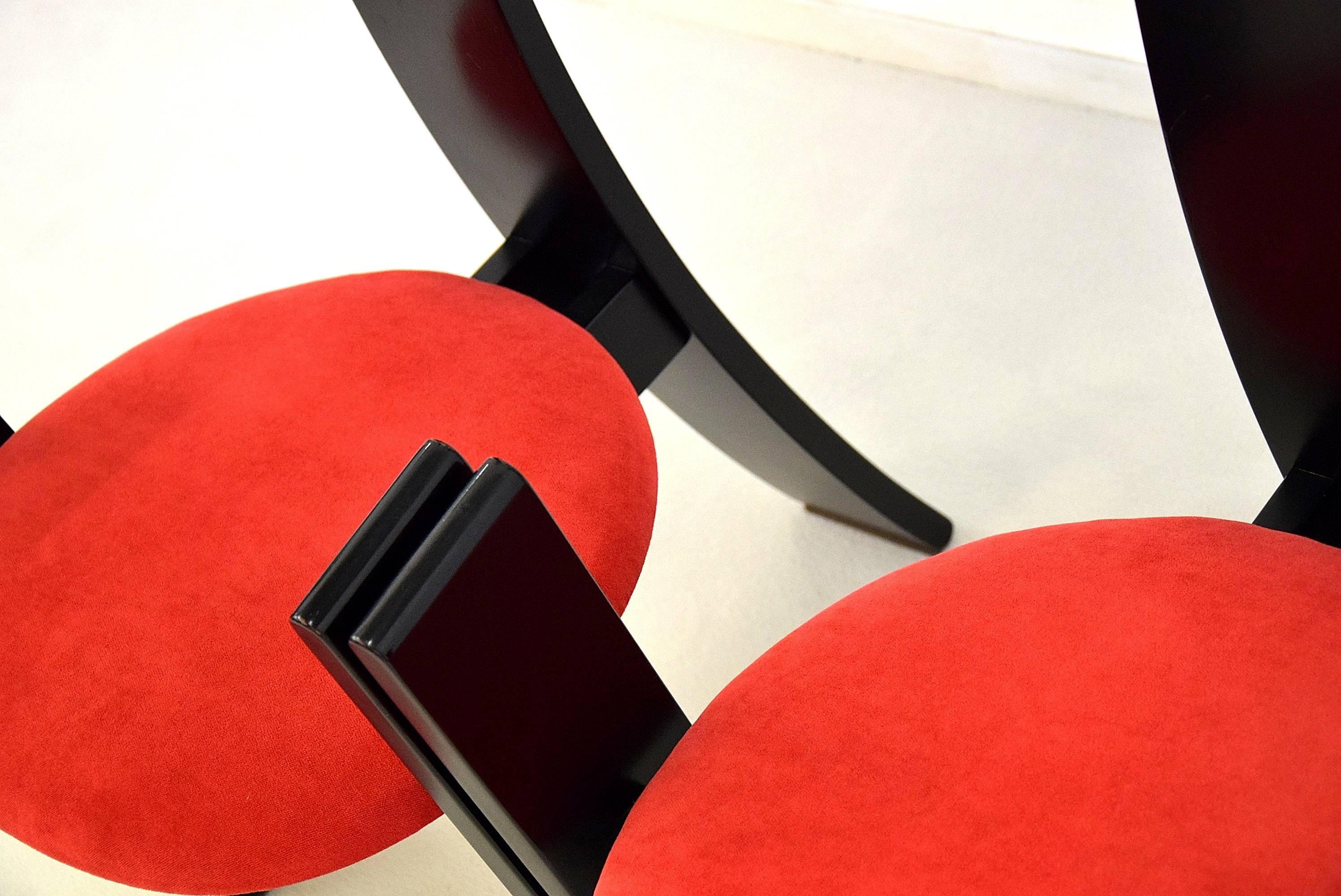 Mid century Modern Black and Red Dining Chairs by Vico Magistretti In Good Condition In Weesp, NL