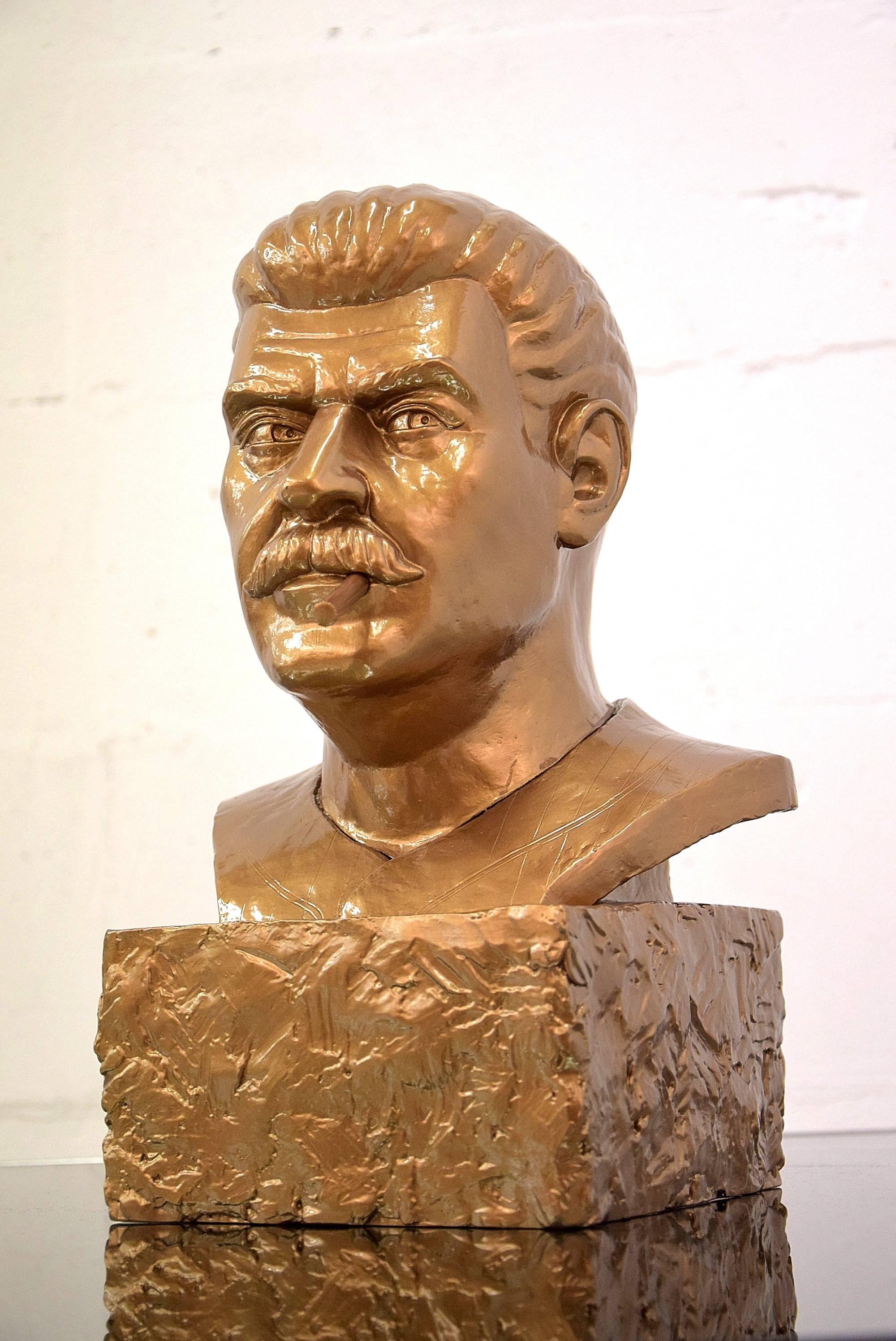 Smokin' Joe Stalin-Skulptur von Frank Kozik (amerikanisch) im Angebot