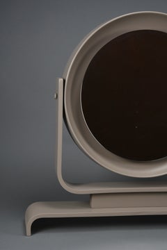 Miroir de courtoisie postmoderne italien en bois laqué taupe, inclinable, années 1980
