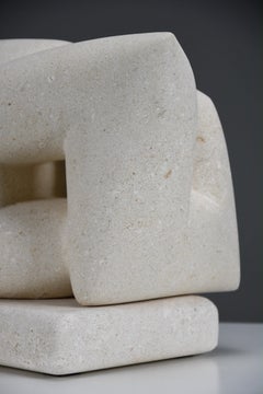 Alberto Cabiddu, « Massa Continua », sculpture moderniste en pierre, Italie, 1999