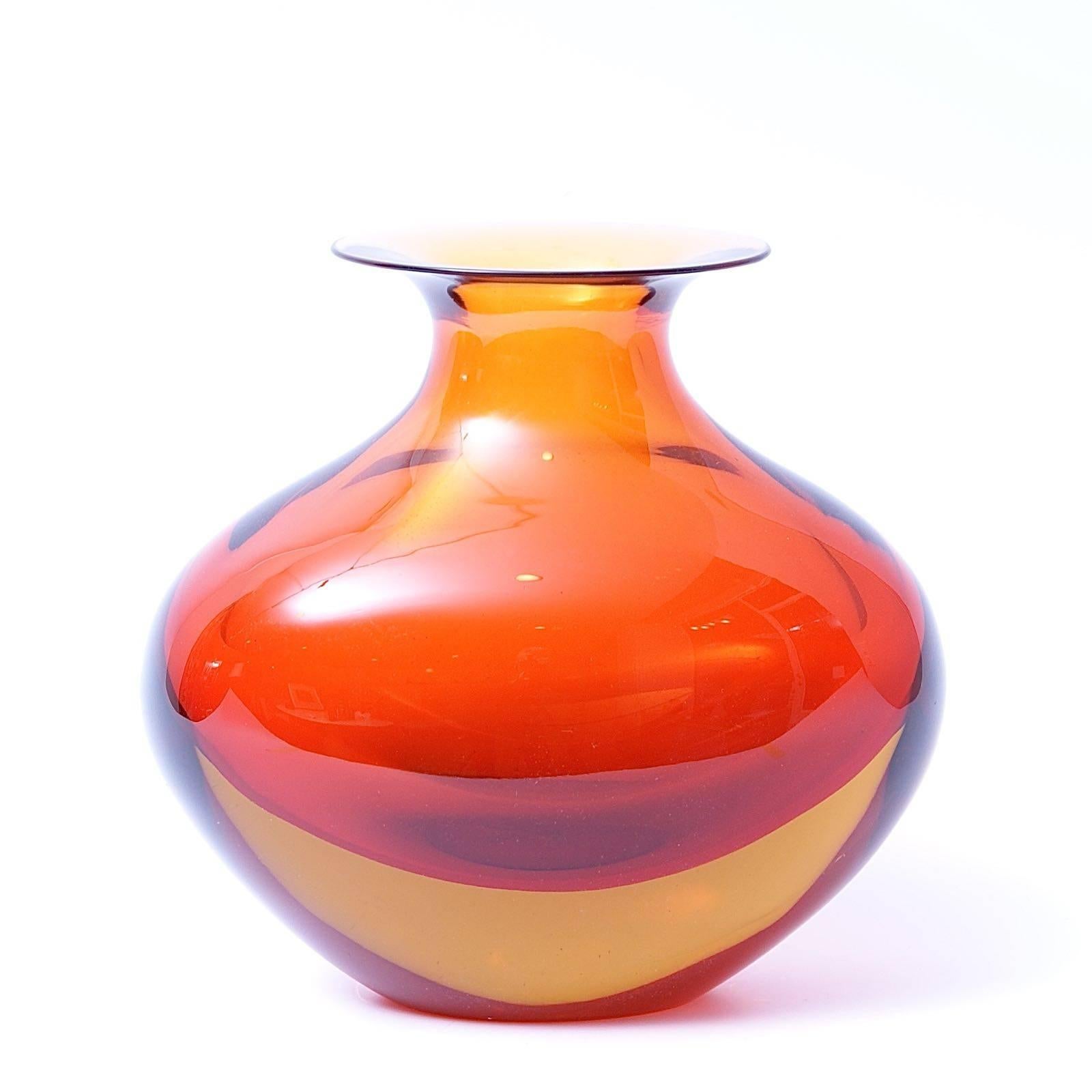 1950s Seguso Vetri d'Arte Glass Vase Designed by Flavio Poli In Excellent Condition For Sale In Geneva, CH