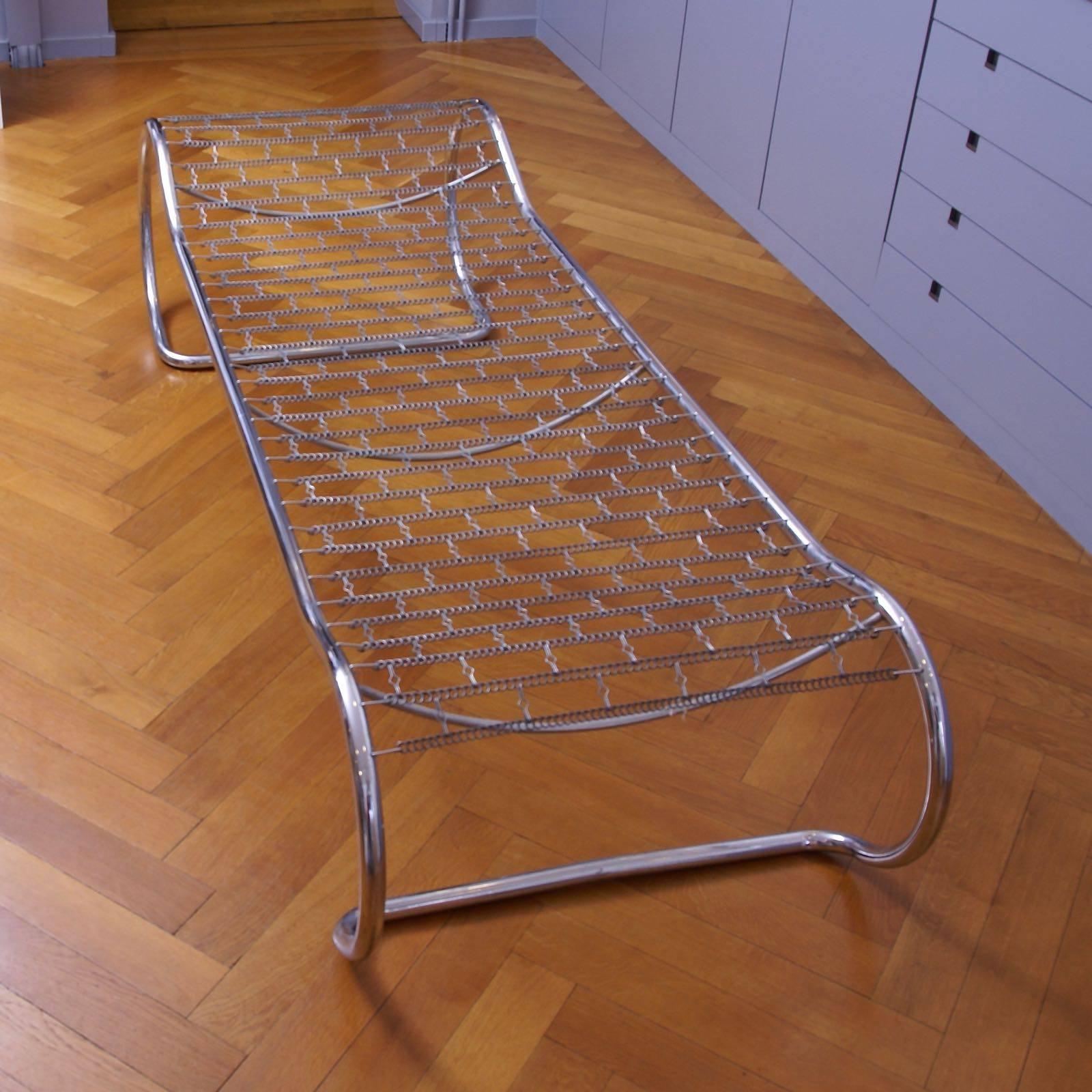 Mid-20th Century Rare Chrome and Leather Bauhaus Thonet LS 23 Daybed by Anton Lorenz For Sale