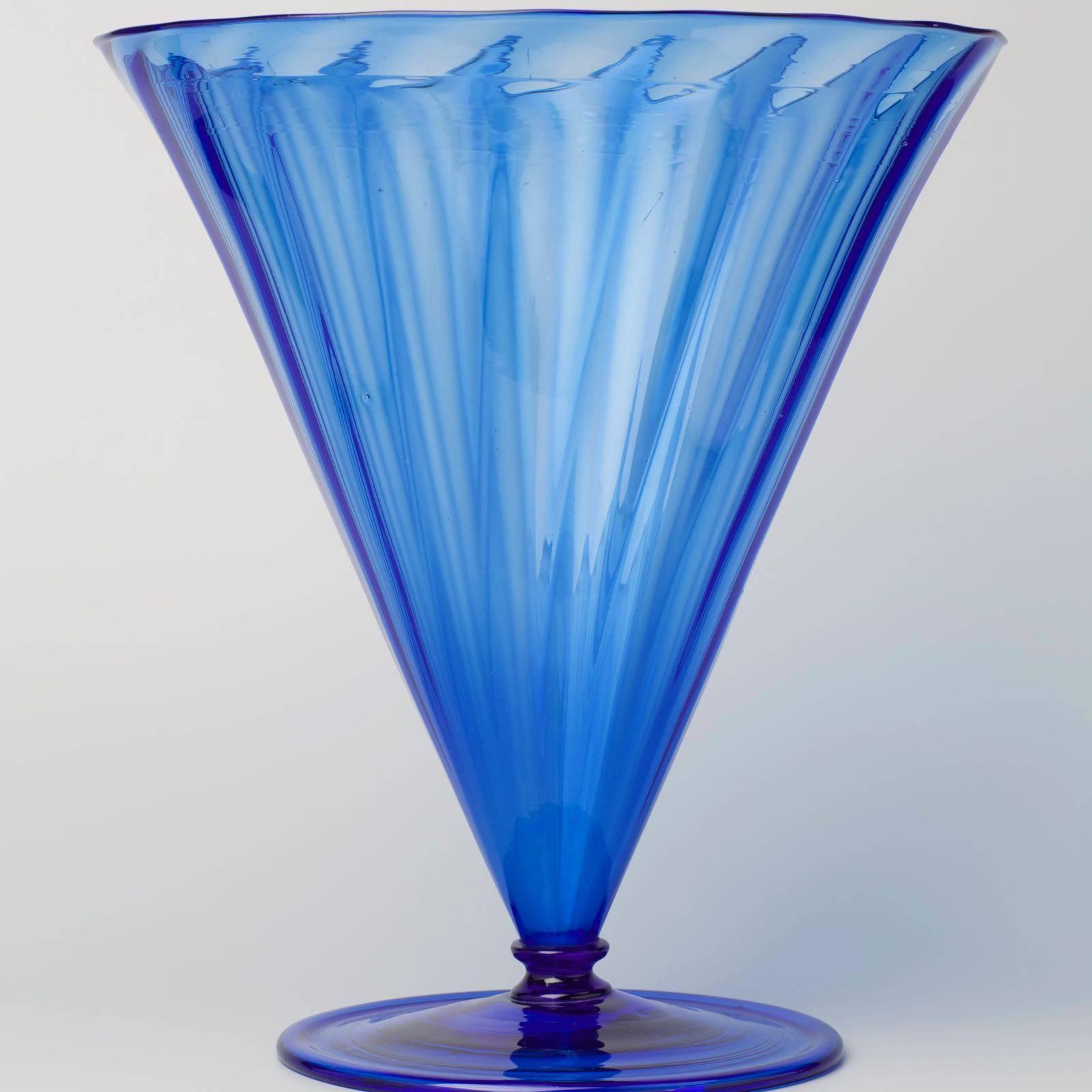 Early 20th Century Large Art Deco Soffiati Venini Murano Blue Glass Vase Design by Martinuzzi For Sale