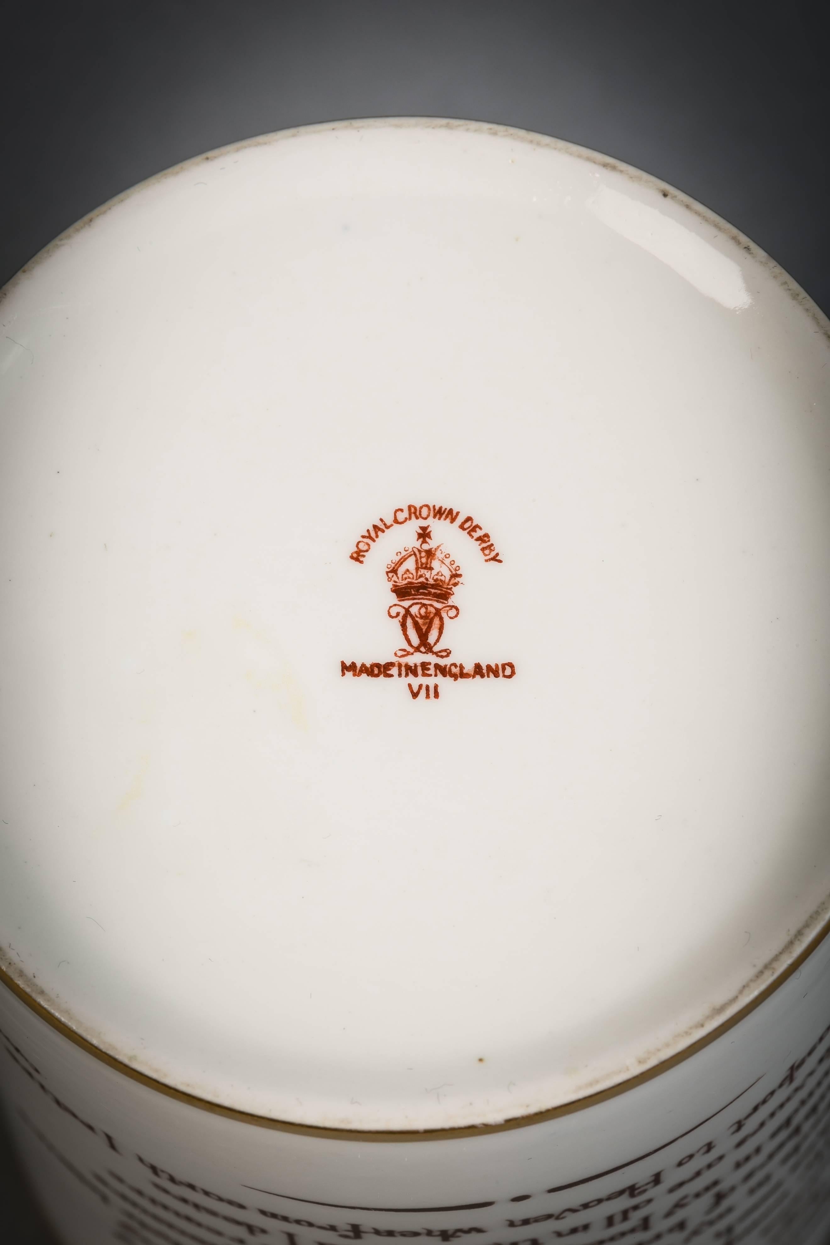 Royal Crown Derby-Tasse aus Royal Crown (20. Jahrhundert) im Angebot