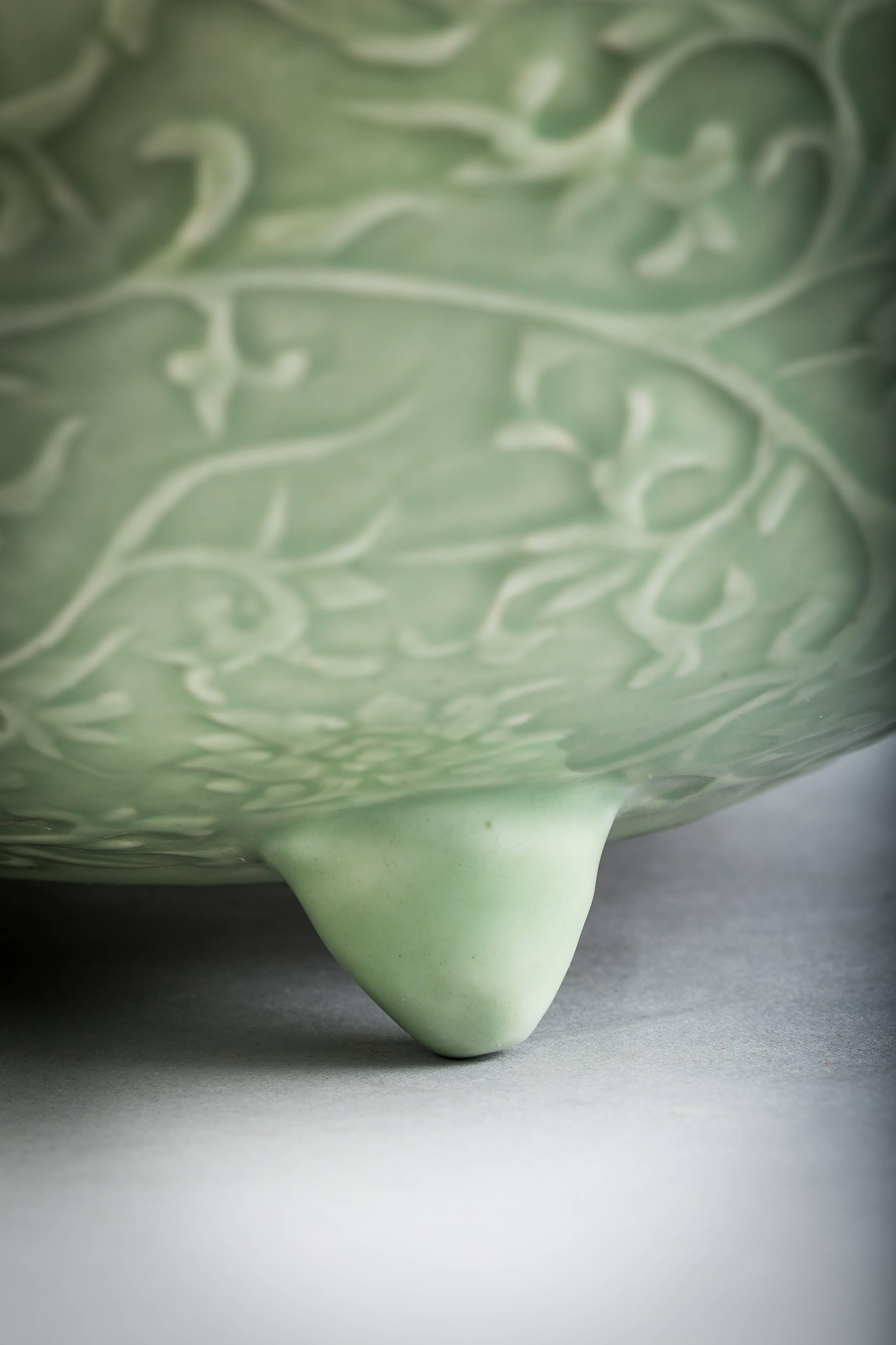 Chinese Celadon Footed Centerpiece, 19th Century For Sale 1