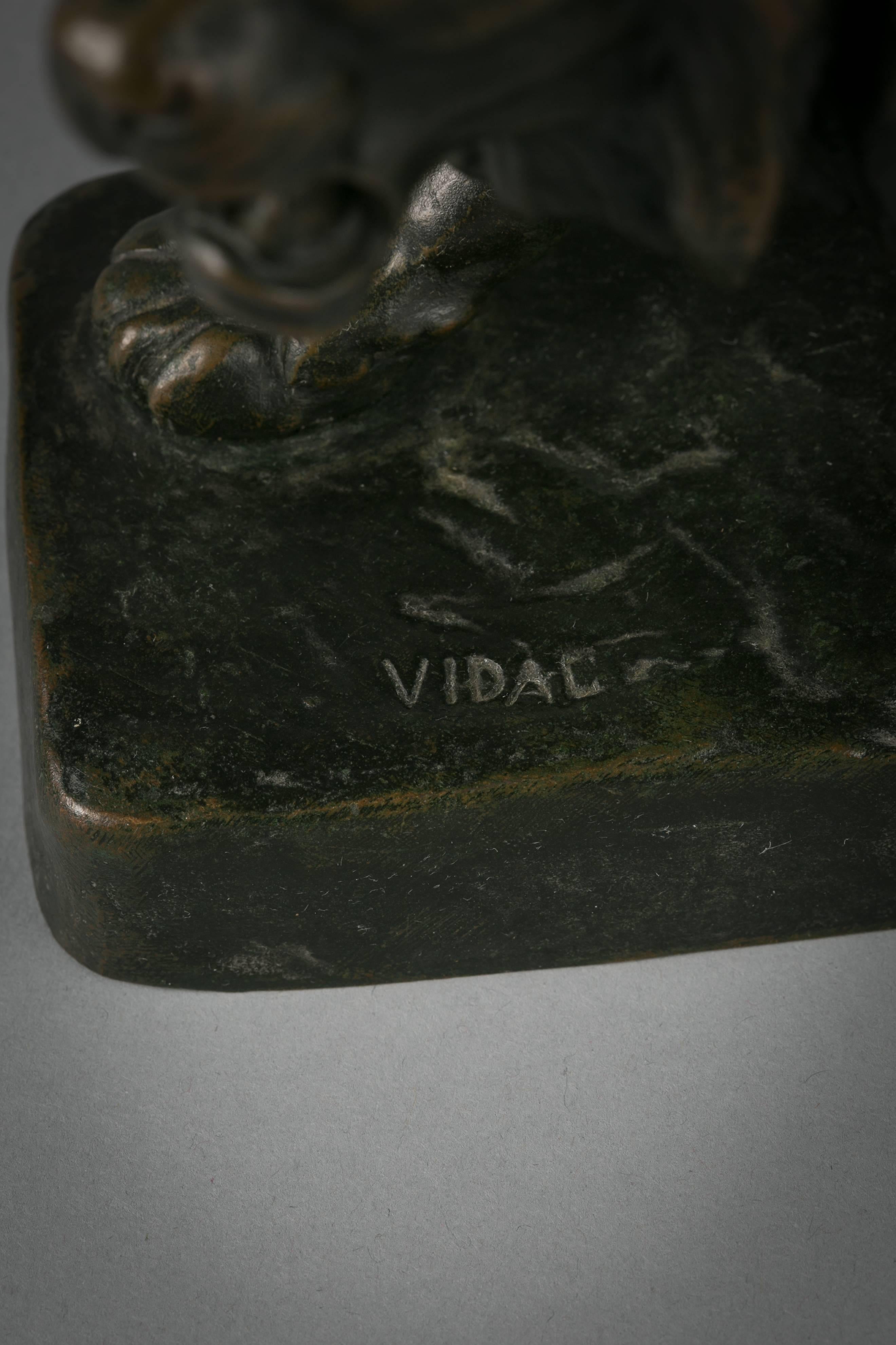 Metà XIX secolo Figura in bronzo francese di un leone che cammina, 1860 circa in vendita