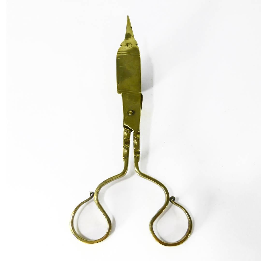 Fine Pair of 17th Century German Brass Snuffers, circa 1685 For Sale 2