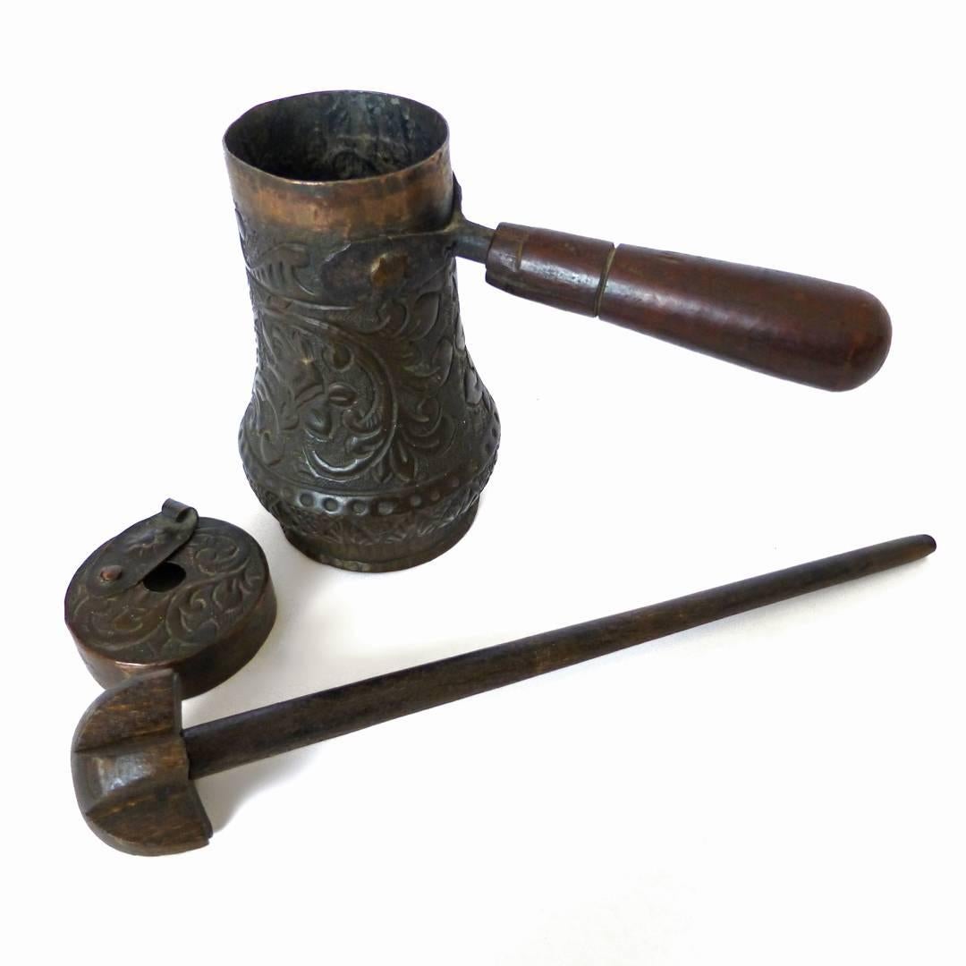 Dutch copper chocolate pot, circa 1750. Dovetailed with Molinet (not original)

Measures: Height to top of lid 5 1/8?
DOB 2 1/2?
Length of wood handle 4 1/4?.