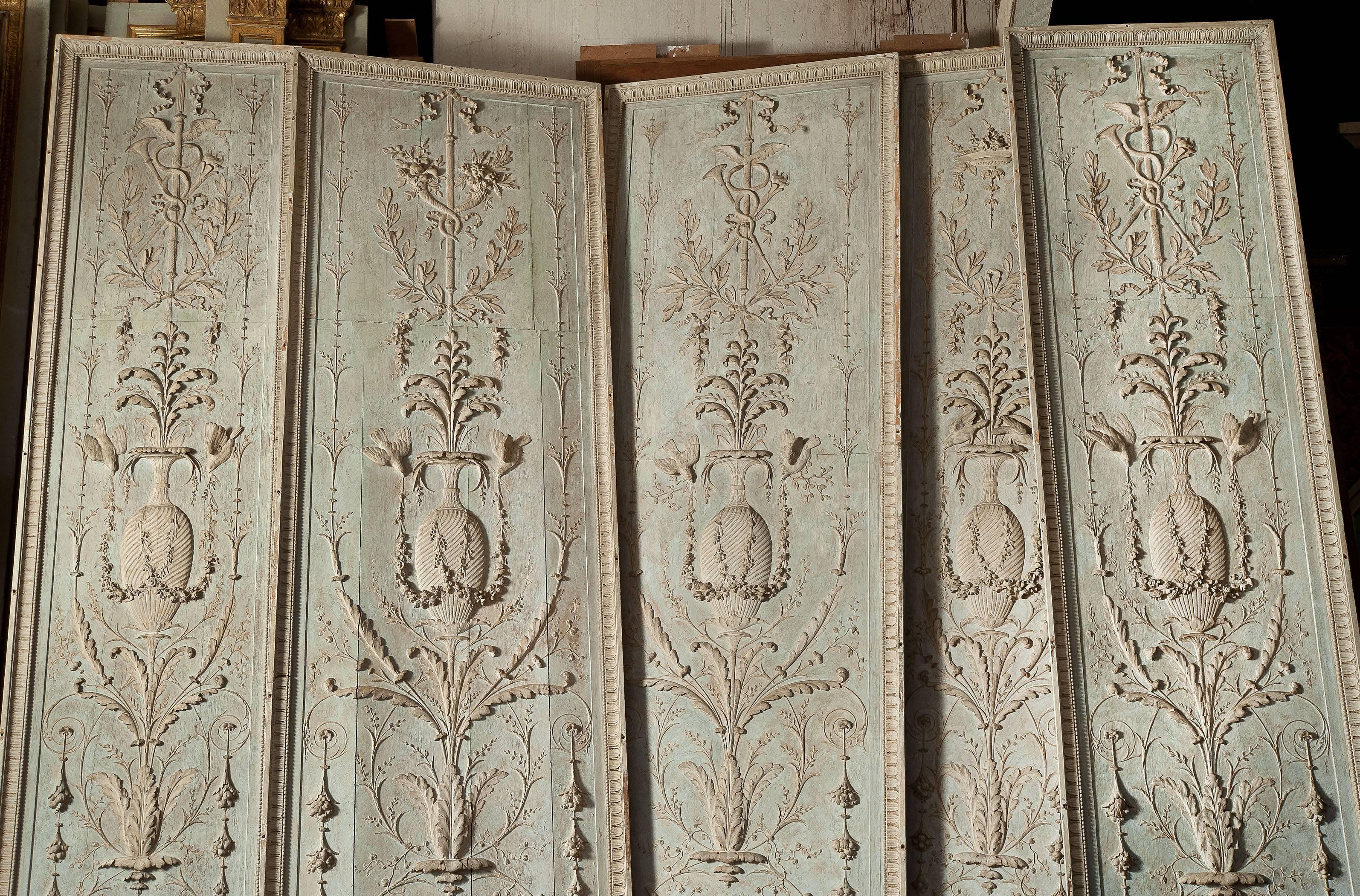 Beautiful Wood Panelling Decoration in Oak, Louis XVI Style, 18th Century In Excellent Condition For Sale In Paris, FR