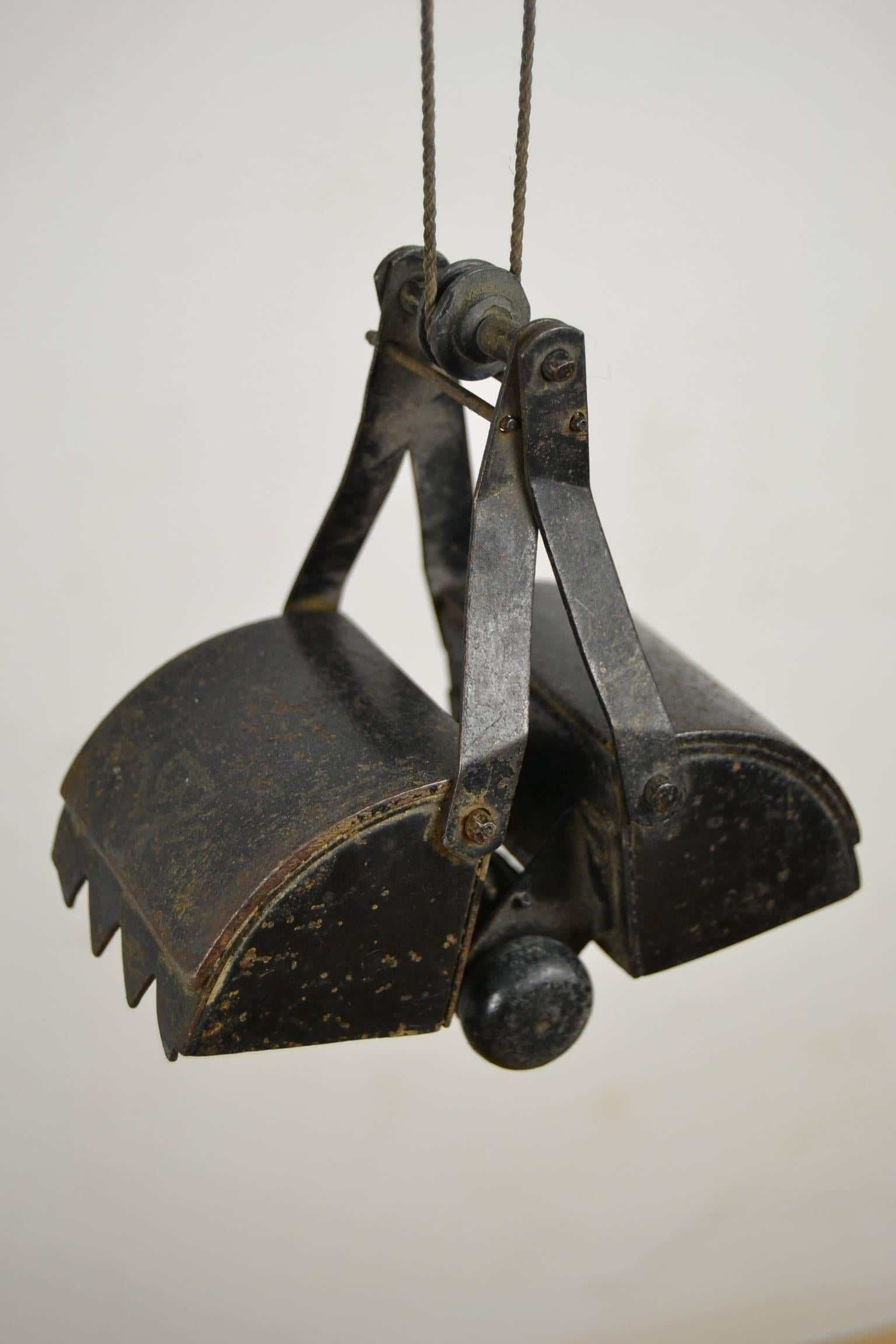 20th Century 1920s Bing Toys Large Heavy Metal  Building Crane, Bing Brothers Germany