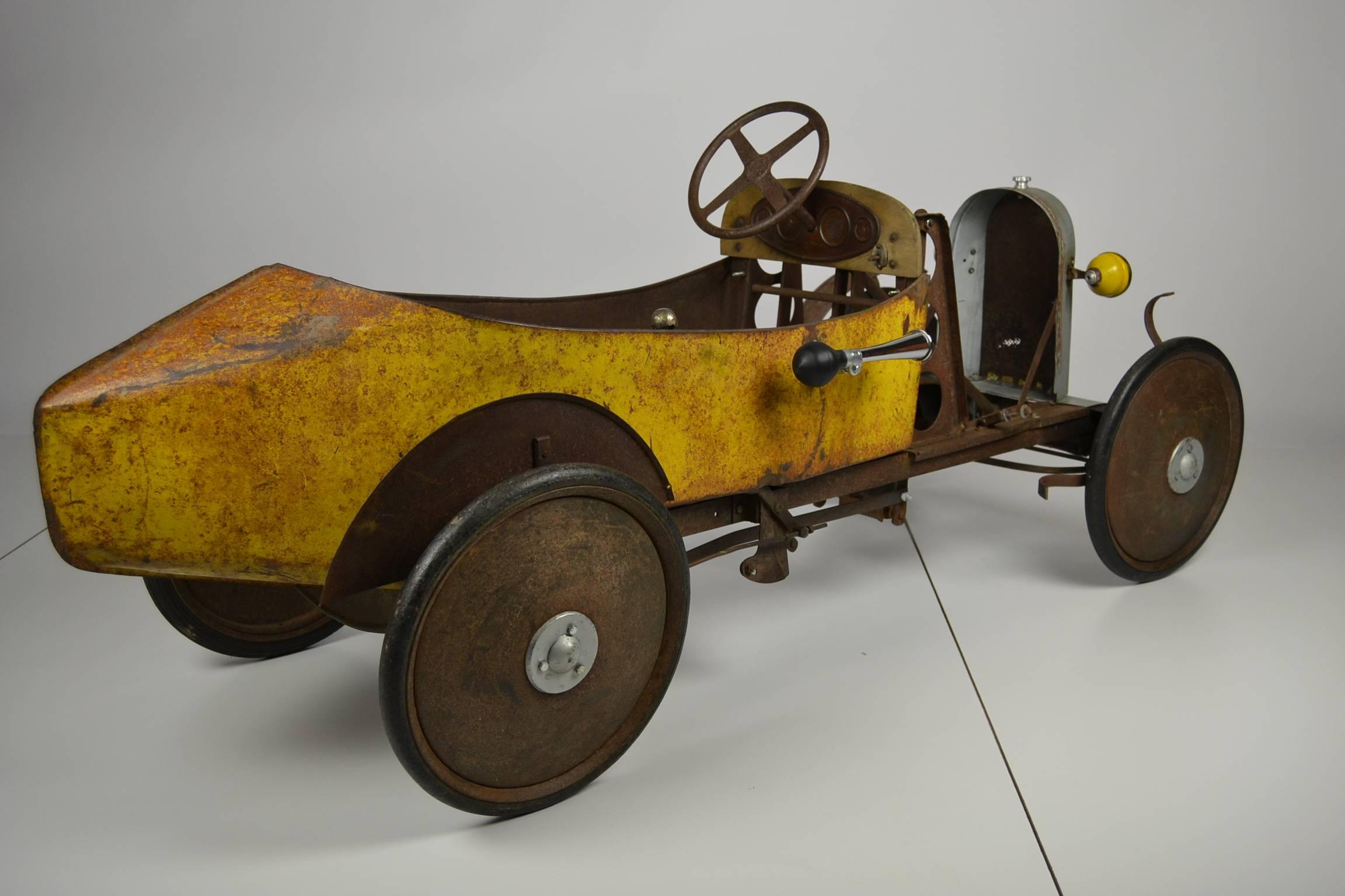 1920s Pedal Car by Euréka, Model Bugatti Sport N° 1/27 In Good Condition In Antwerp, BE