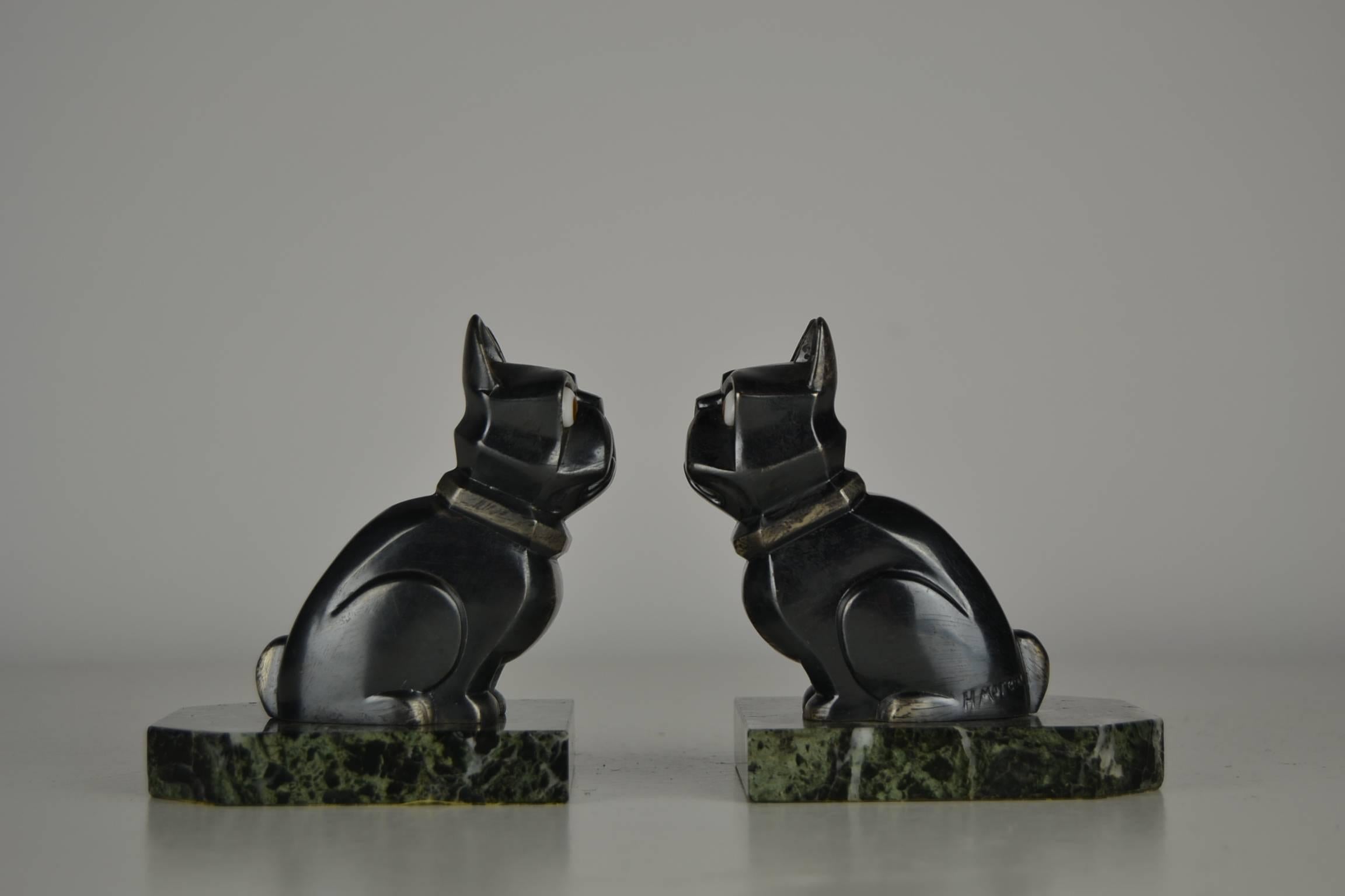 Vintage Pair of French Art Deco Bookends, Bulldogs, by H.Moreau, circa 1930s In Excellent Condition In Antwerp, BE
