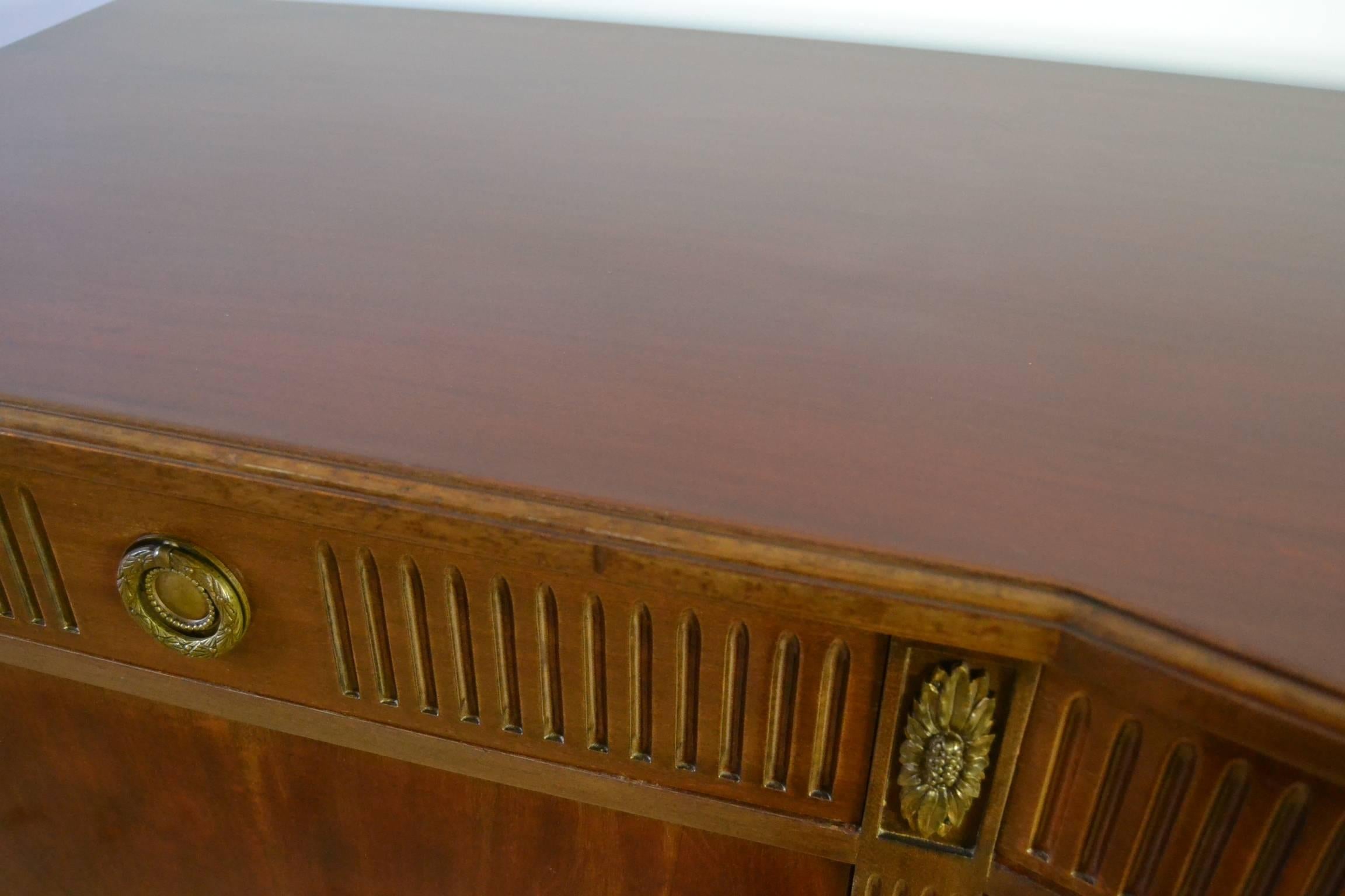 Large French Louis XVI Style Mahogany Sideboard In Good Condition In Antwerp, BE