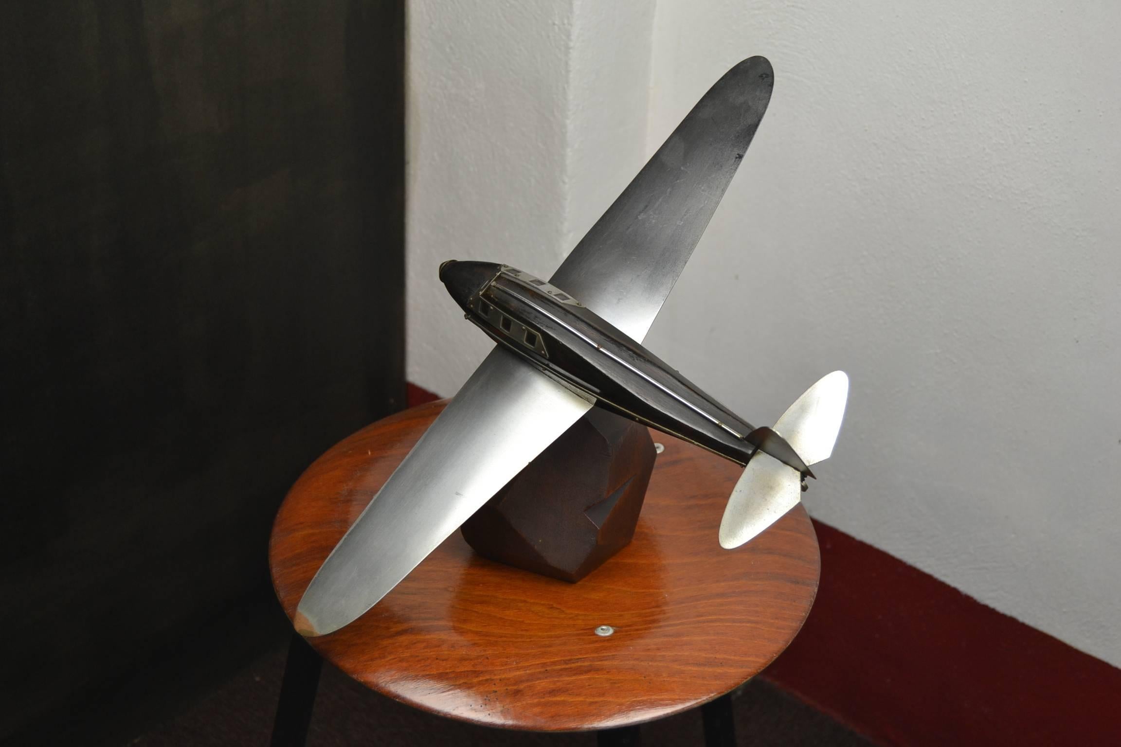 Art Deco Wooden Airplane Model In Good Condition In Antwerp, BE