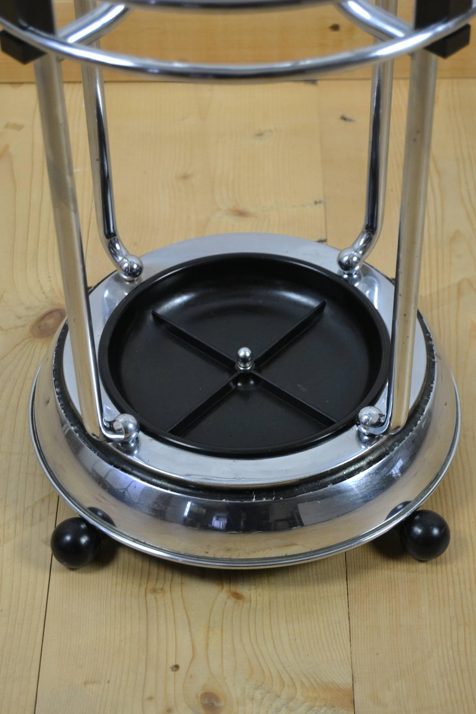 1930s Chrome and Bakelite Plant Stand or Champagne Bucket Stand In Good Condition In Retie, BE