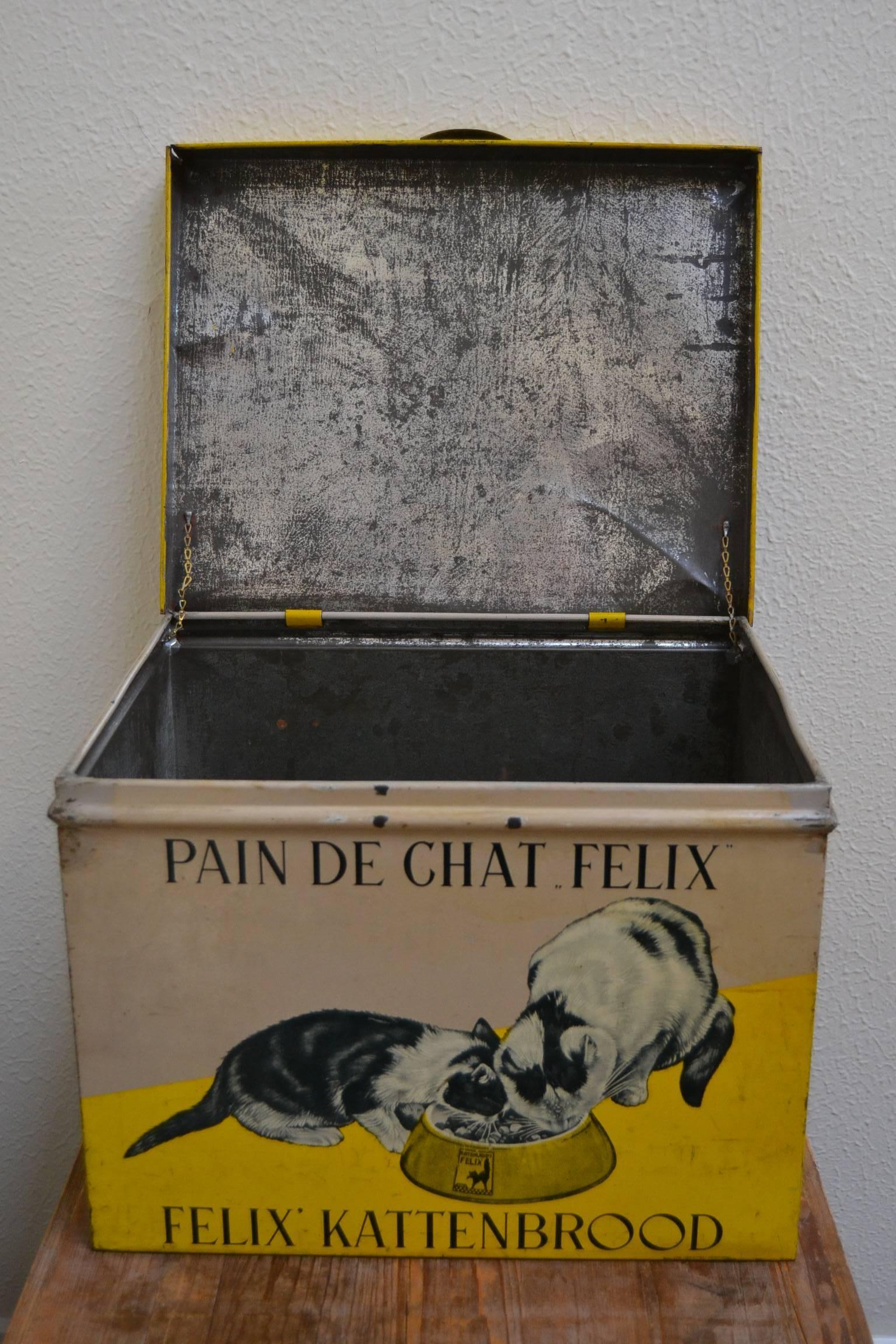 Suberb Tin Box with Felix the Cat In Good Condition In Antwerp, BE