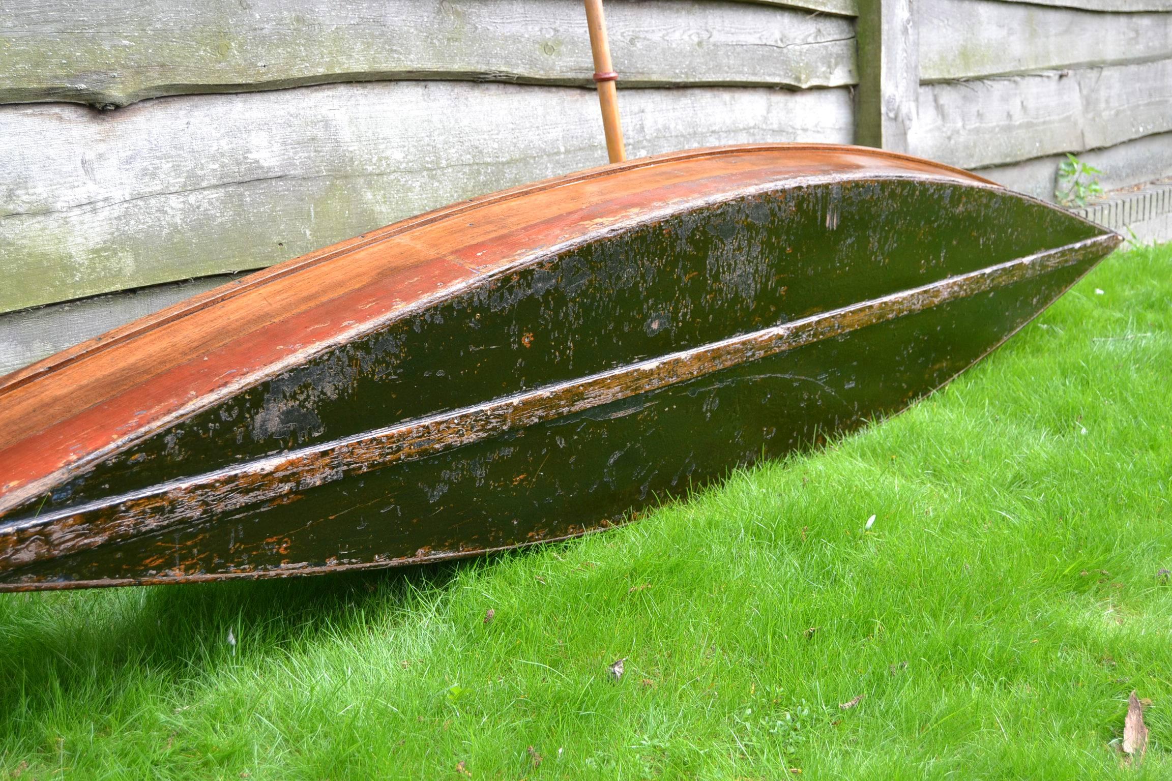 Antique Wooden Canoe In Good Condition In Antwerp, BE