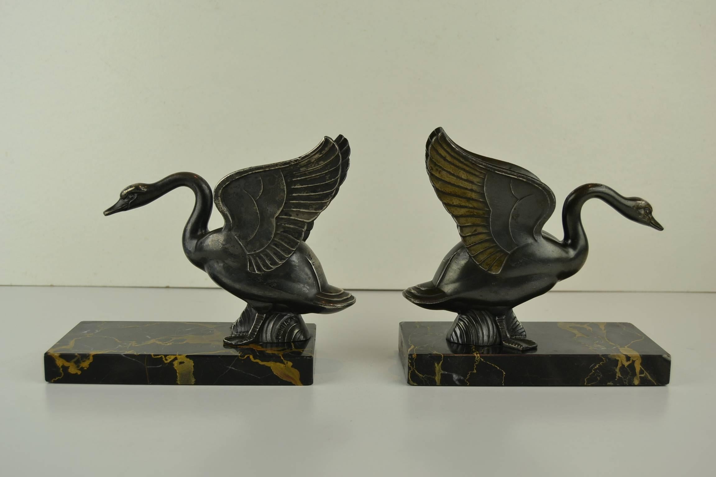 Swan Bookends by Perrina Paris , France , 1930s  In Good Condition In Antwerp, BE