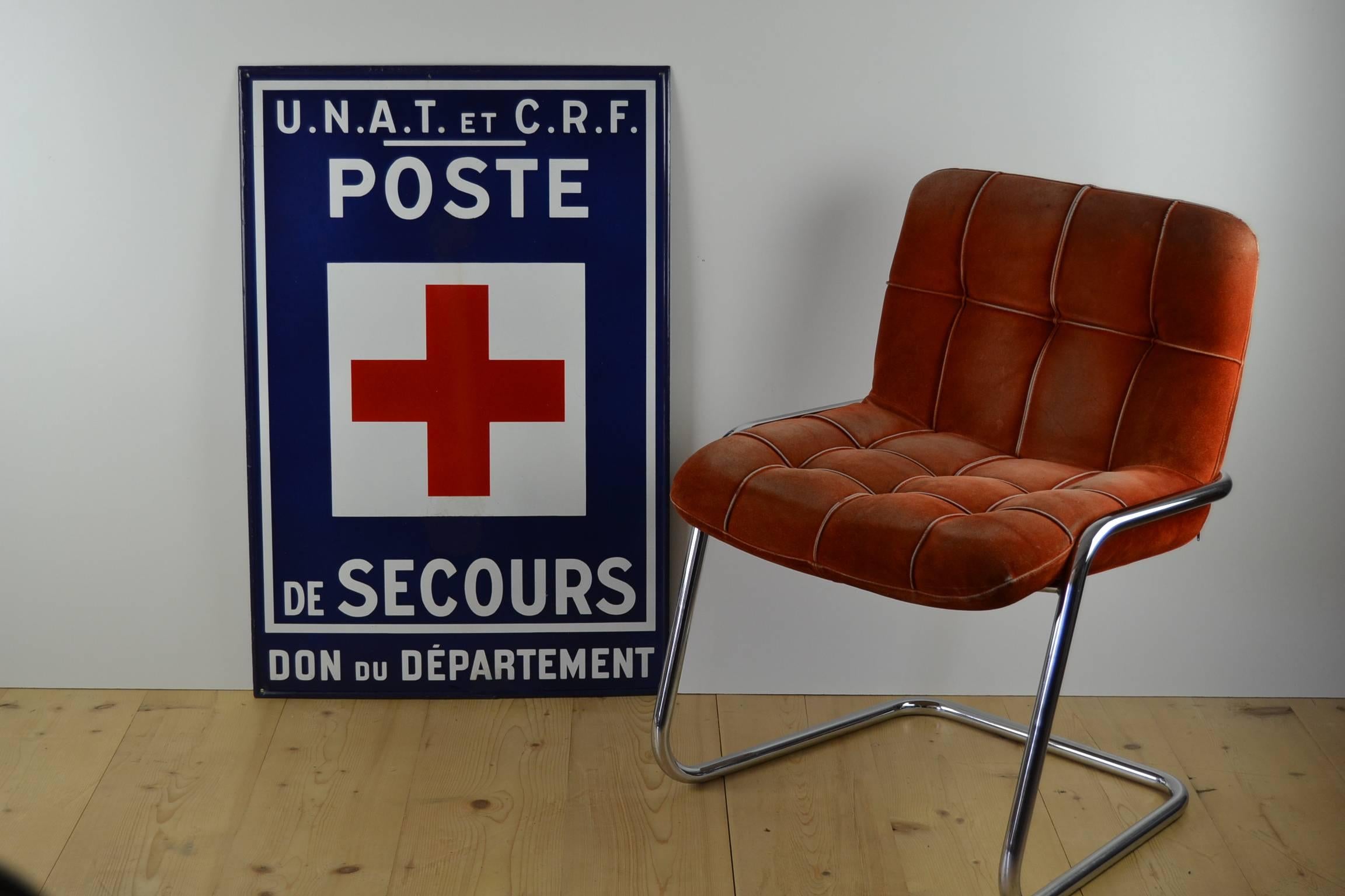 Vintage first aid sign 1964.
Enamel sign enameled metal sign billboard.
First aid medical sign Red Cross.
Vintage wall sign wall decoration.
With older restauration (see pictures).
  