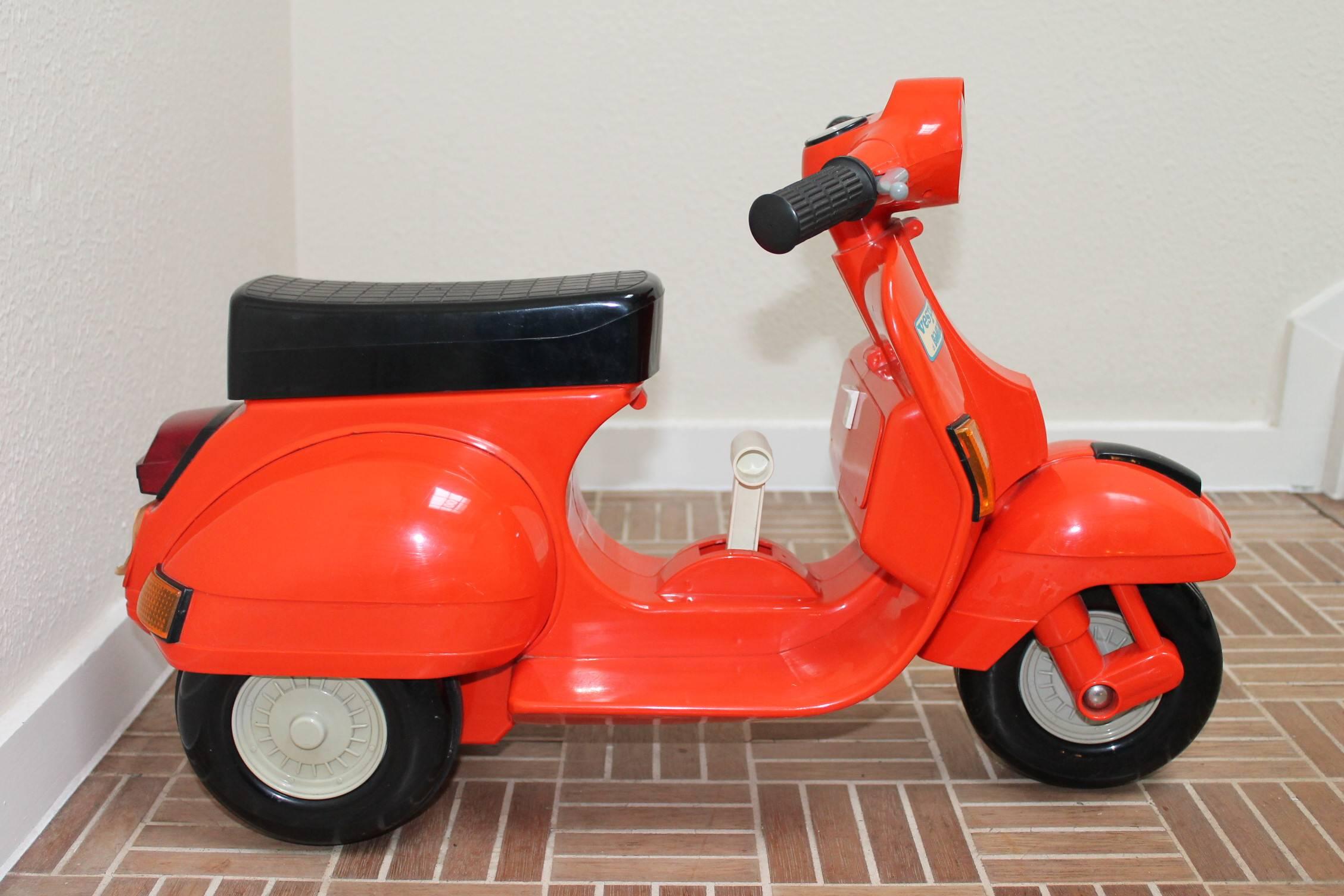 child's vespa scooter