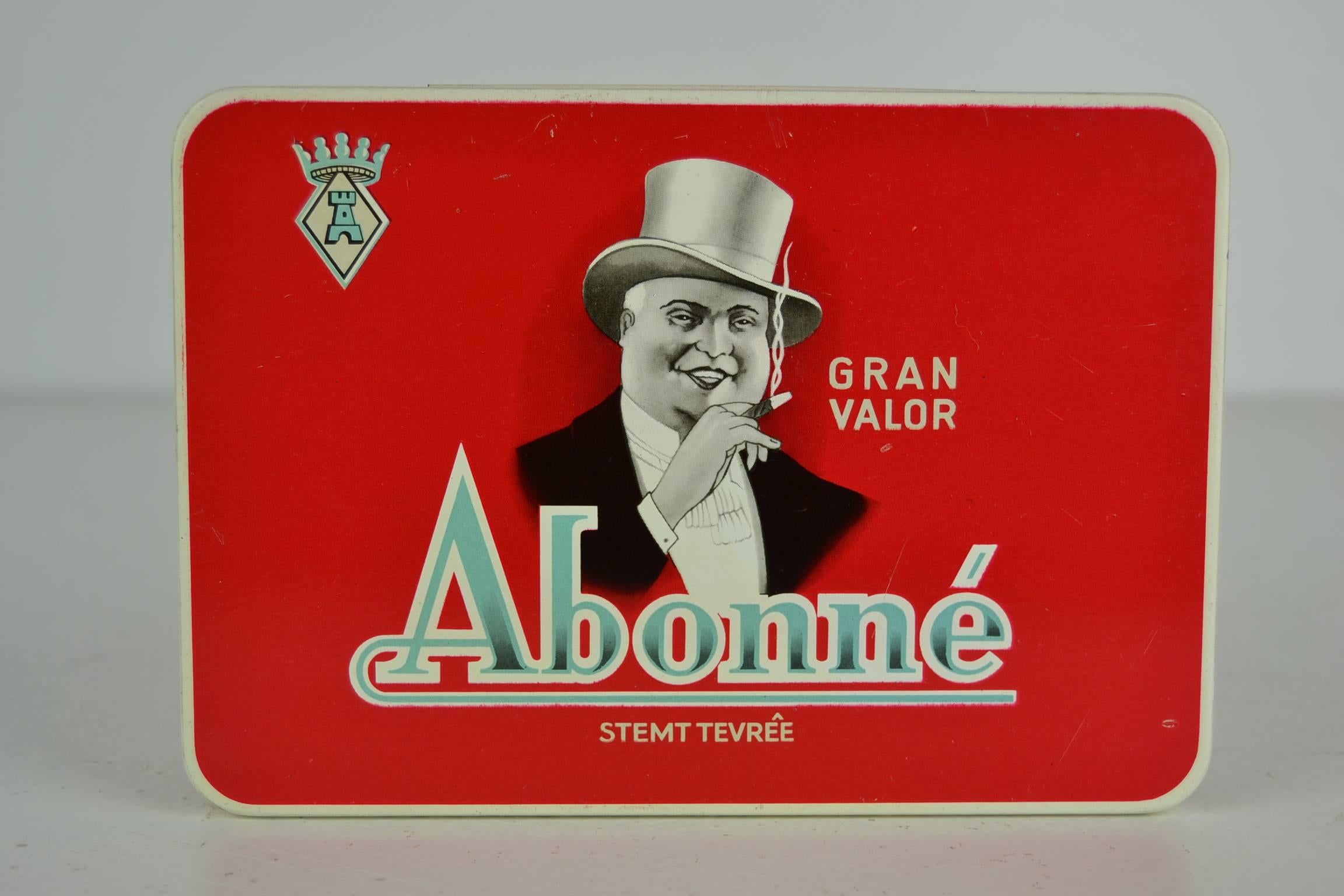 Two stylish 1950s Empty Cigar Boxes - Tobacco Boxes from Abonné Gran Valor.
Their slogan is - Smoke Abonné and be satisfied.

Red Boxes with beautiful Design of a Smoking Gentleman wearing a Top Hat.
Each box was made for 10 Havana Melange