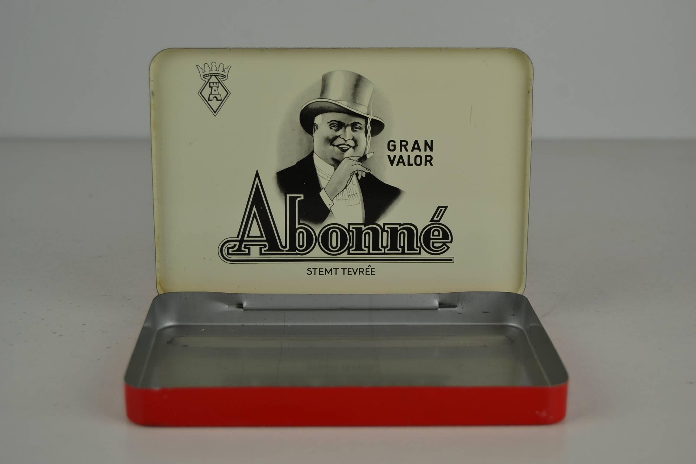 Mid-Century Modern 1950s Red Cigar Boxes with man and top hat for Abonné Gran Valor , Netherlands  For Sale