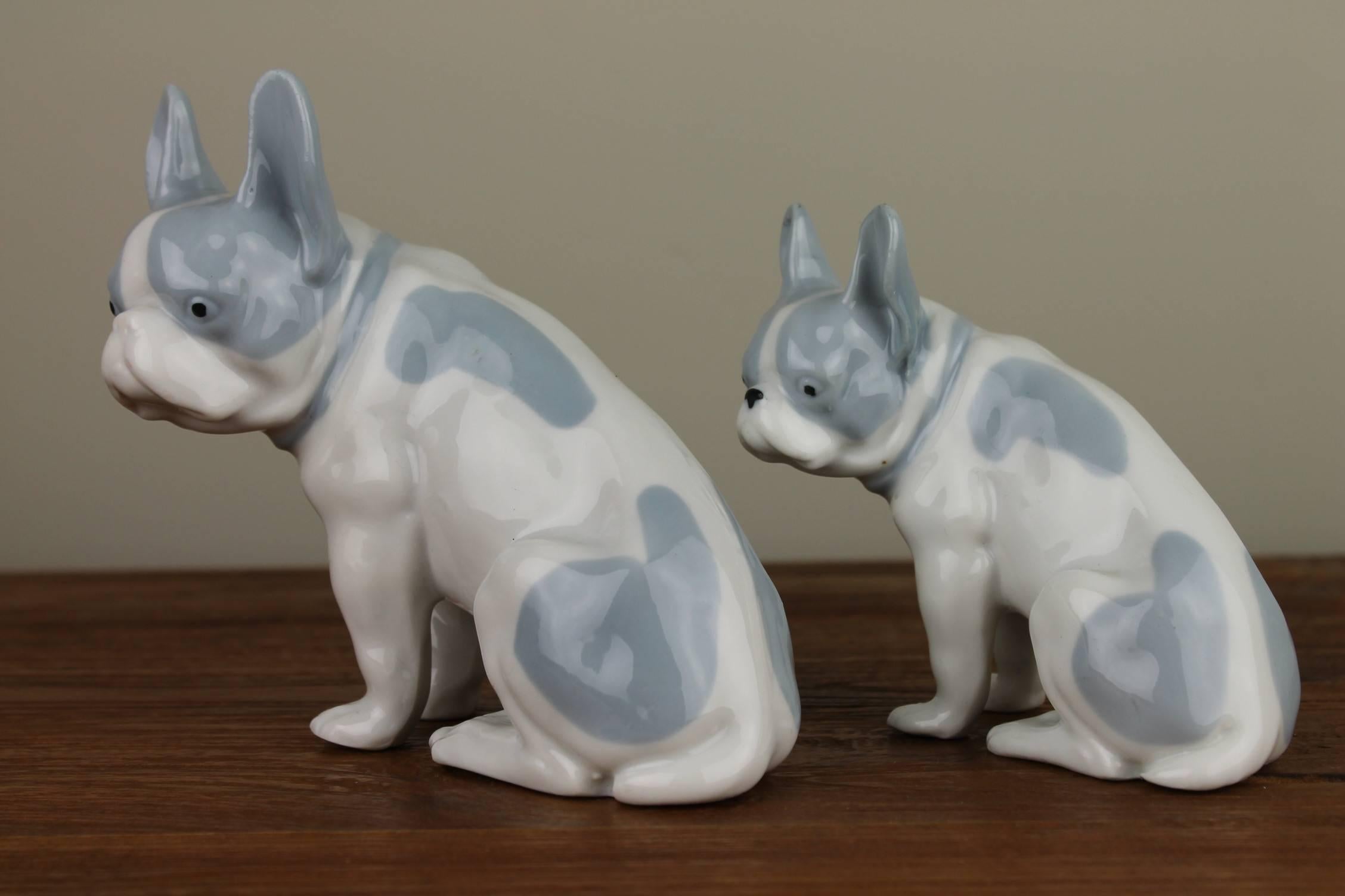 blue and white figurines