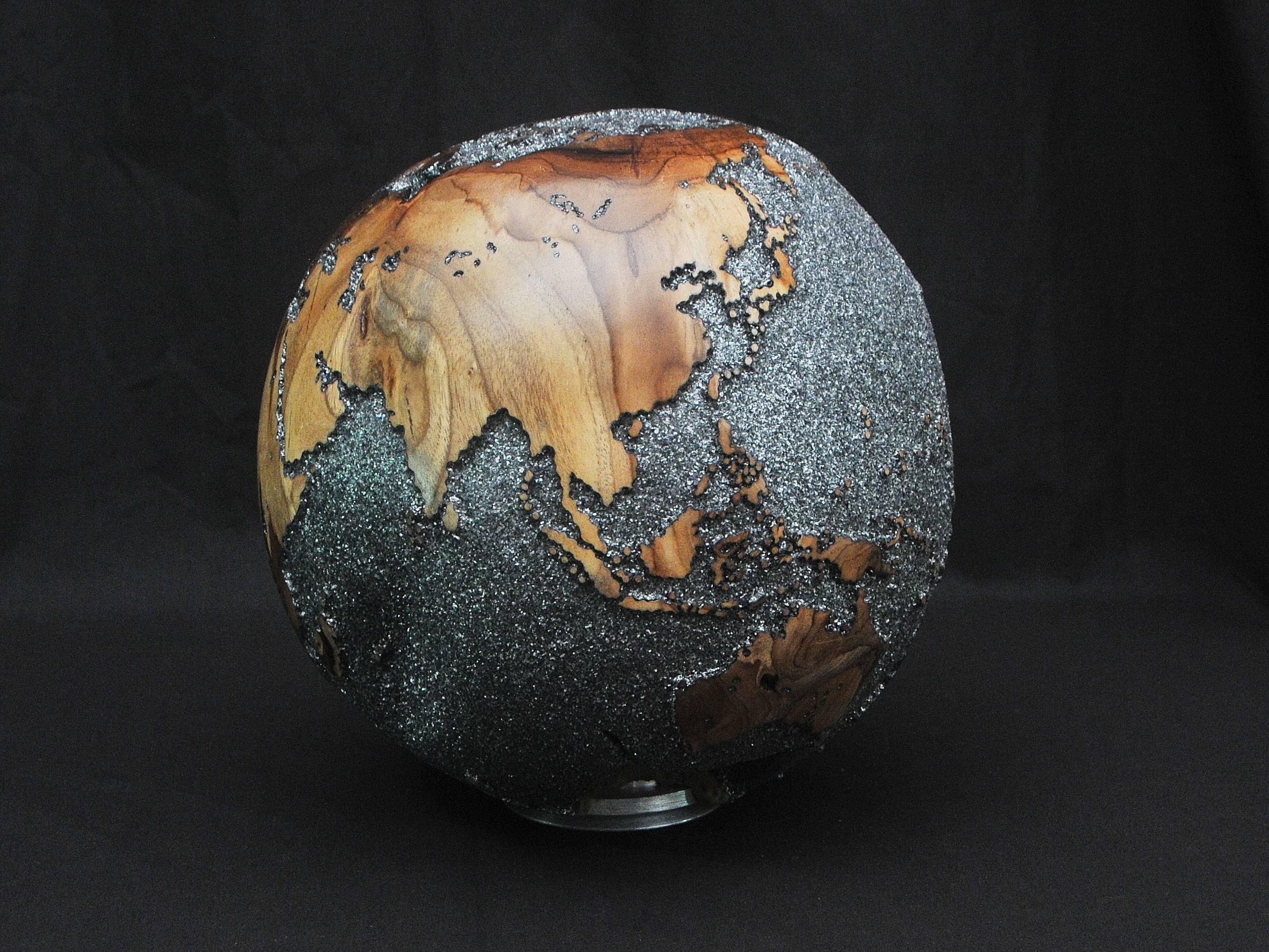 Organic Modern One of a kind Teak Root Globe in Black Mica with Rotative Base - 9.84 in/25 cm