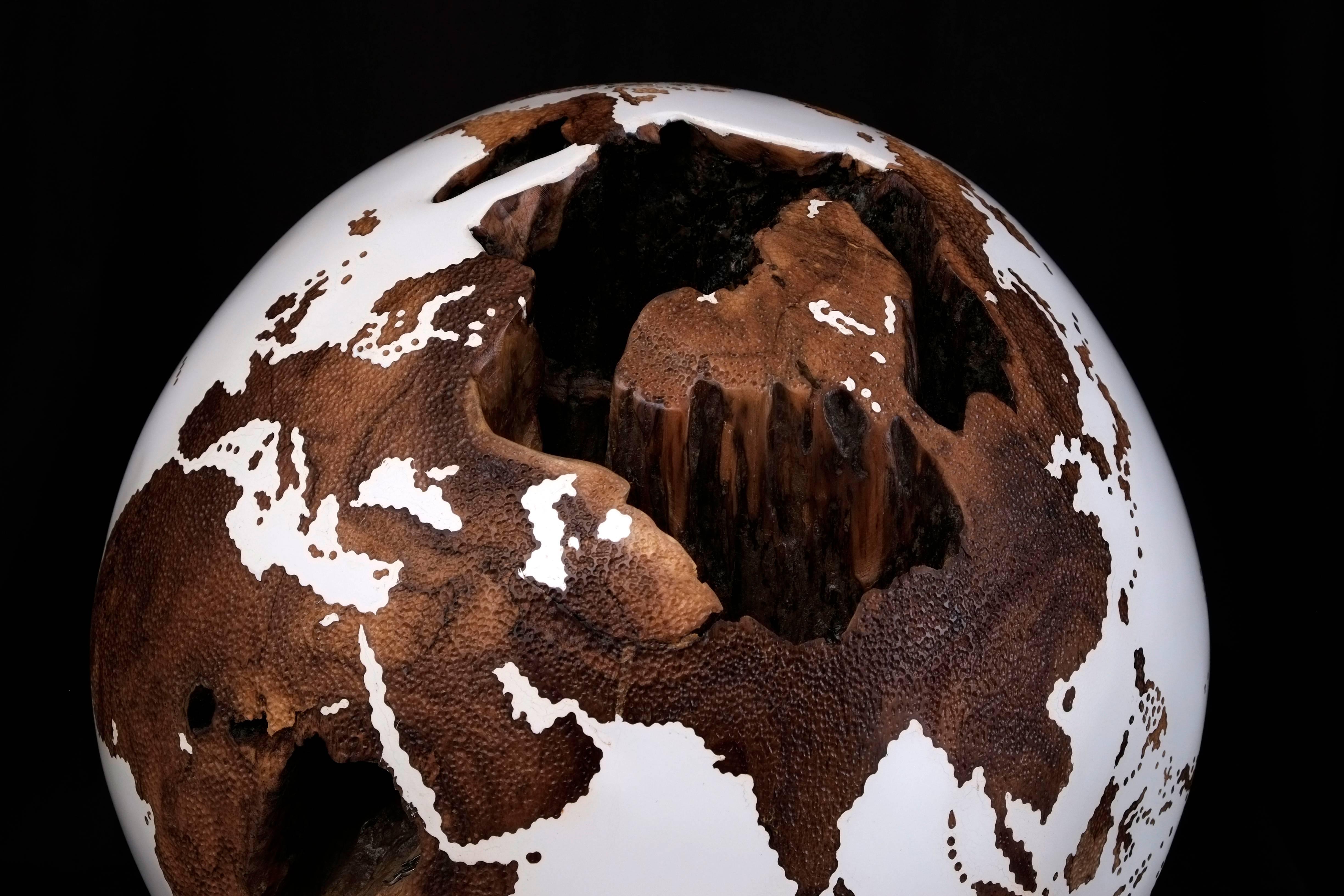 Acrylic Classic White HB Globes Teak Root with Hammered Skin Effect, 40cm, Saturday Sale For Sale