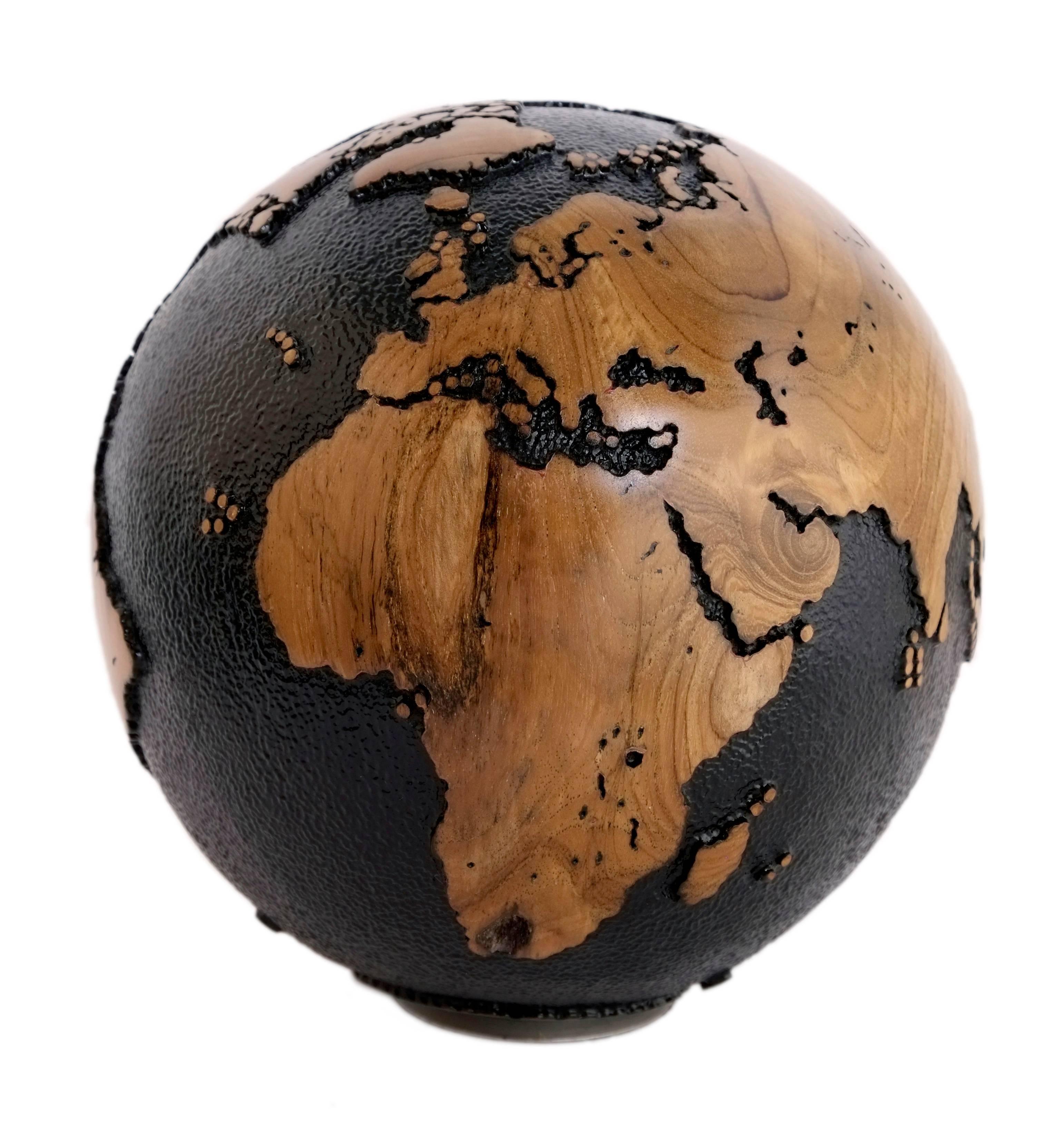 Petite in proportion, grandiose in style.

Elegant black beauty globe, hand-carved wooden globe made from reclaimed teak root, hammered bronze skin textured finishing, black stain, and a touch of 79 pieces of stainless bolts.

Dimension: 7.87 inches