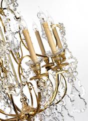 Französischer vergoldeter und böhmischer Glaslüster mit acht Branches im Louis XV-Stil