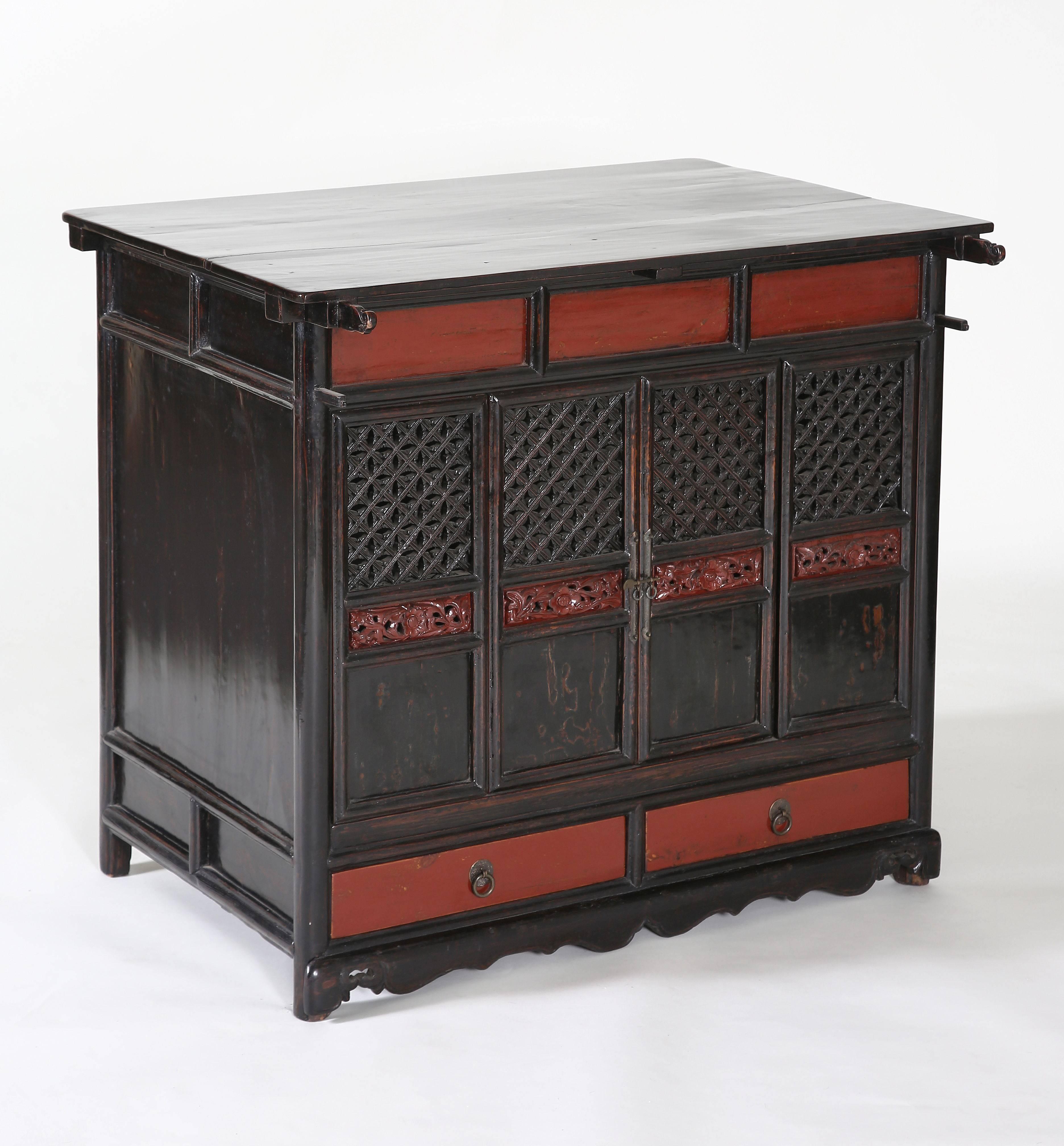 Antique Black/Red Lacquer Table Shrine Cabinet Carved Lattice Doors Chinoiserie In Excellent Condition In 10 Chater Road, HK