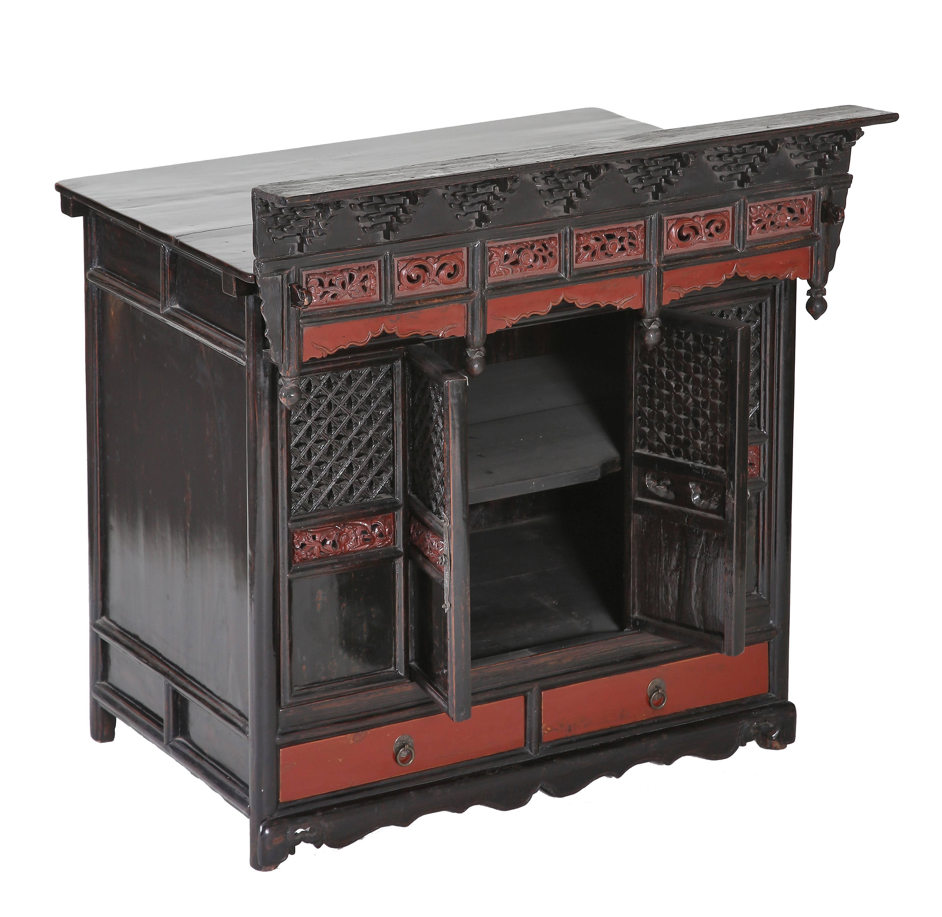 Chinese Antique Black/Red Lacquer Table Shrine Cabinet Carved Lattice Doors Chinoiserie