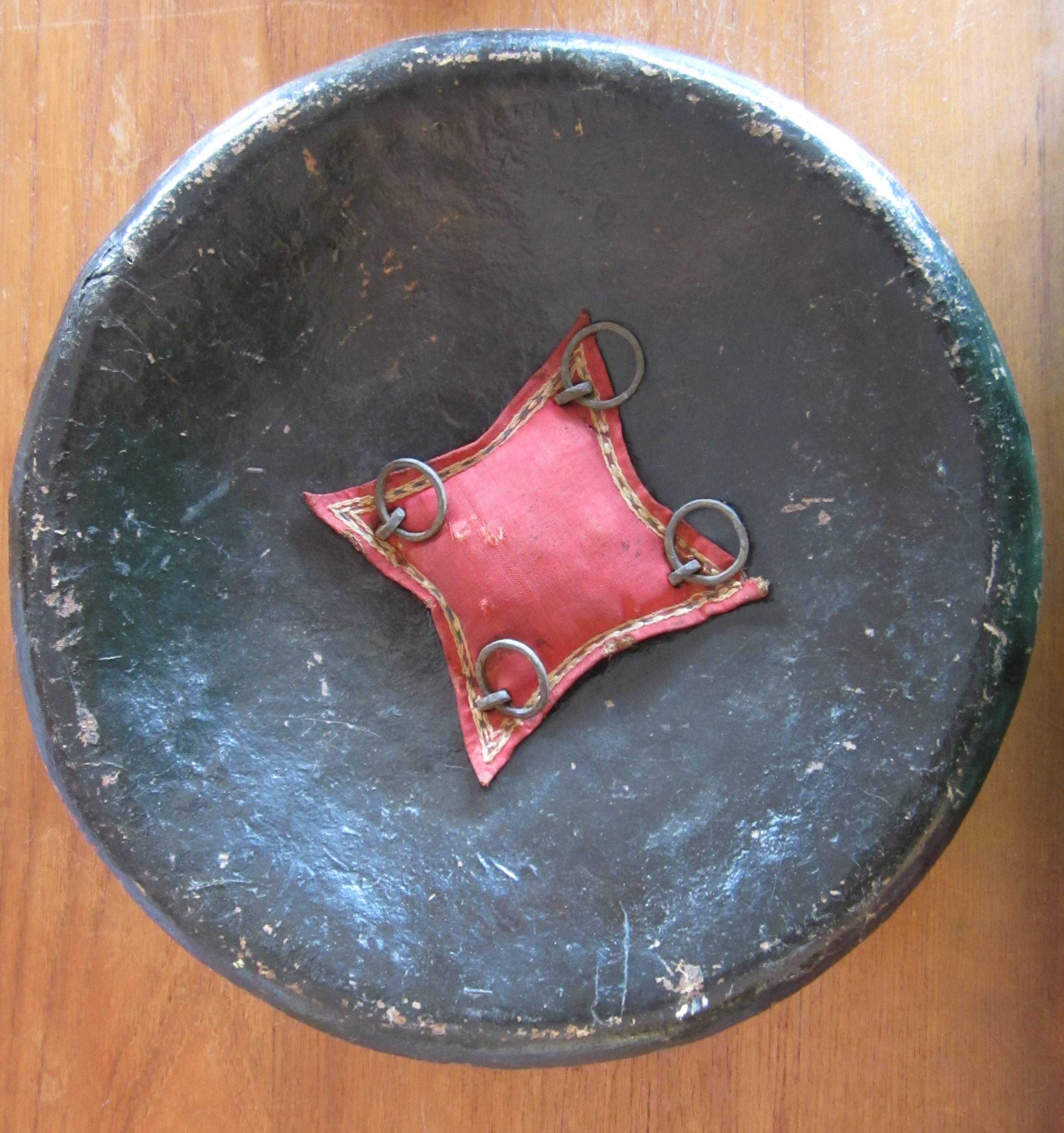 19th Century Indo-Persian Dhal Shield In Good Condition In Fossano, IT