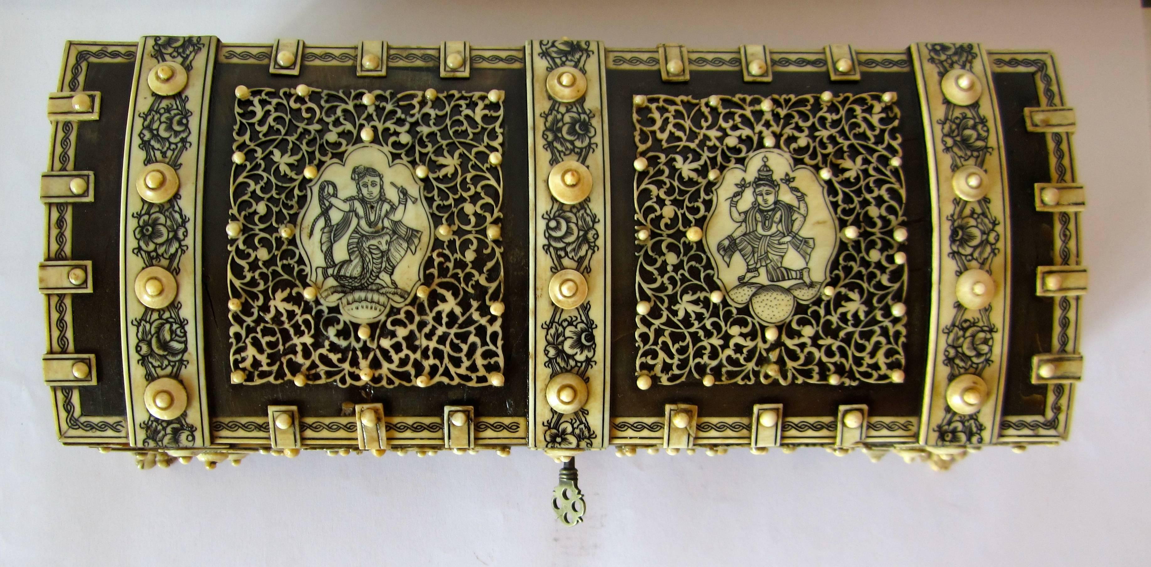 Anglo-Indian Vizagapatam Box In Good Condition For Sale In Fossano, IT