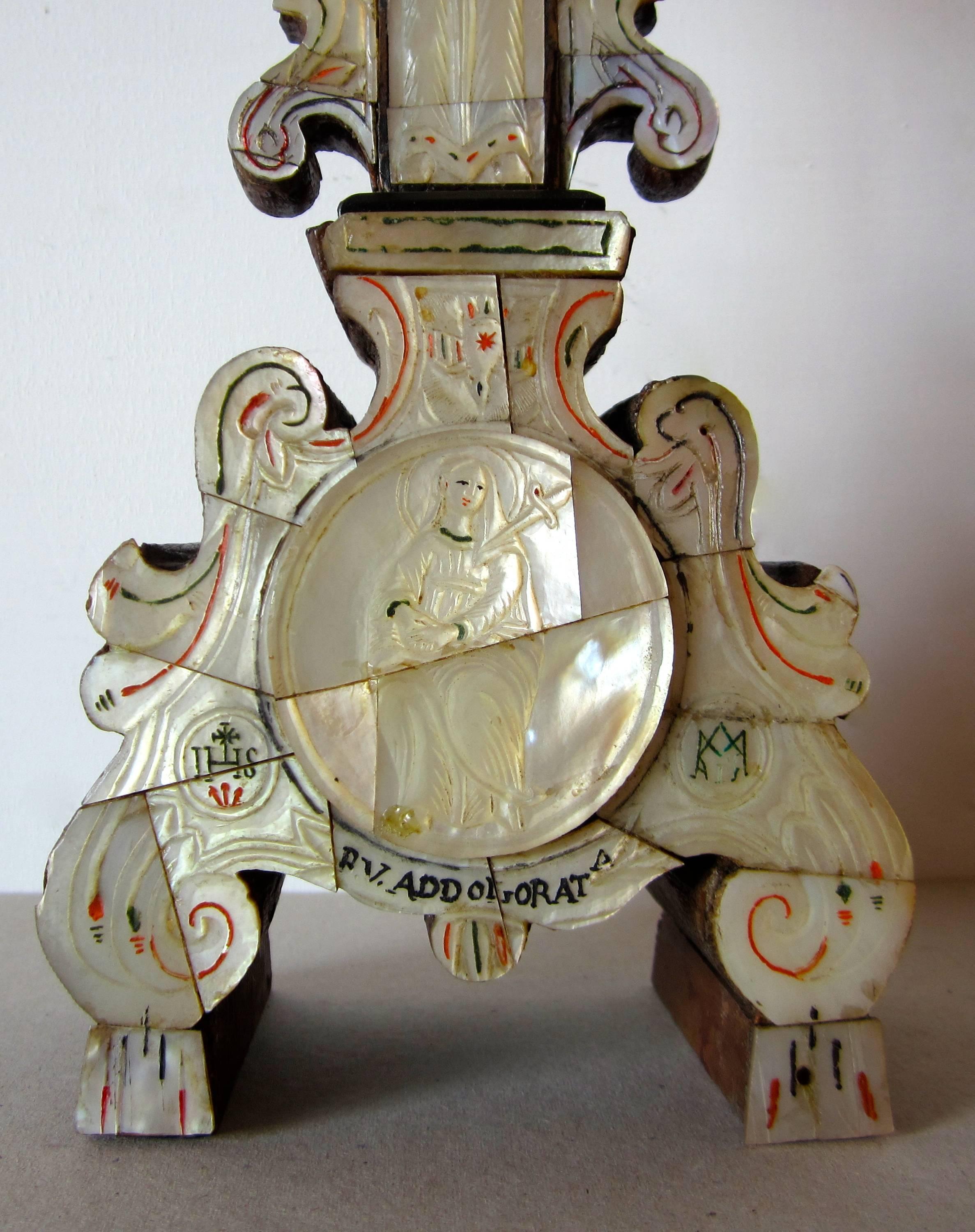 Jerusalem Mother-of-Pearl Veneered Cross In Good Condition For Sale In Fossano, IT