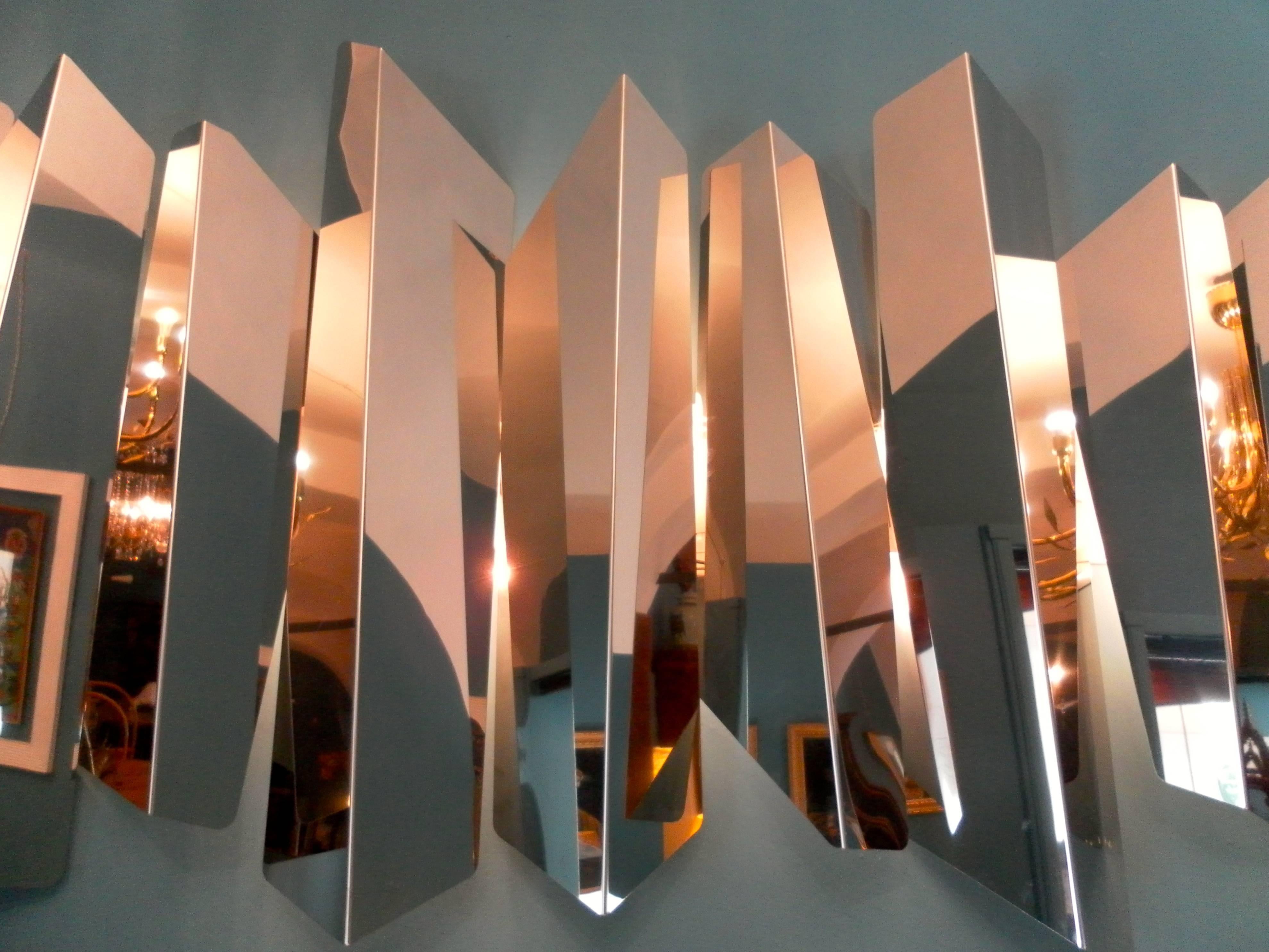 Large and Scenographic Sculptural Wall Light by Mario Torregiani For Sale 1