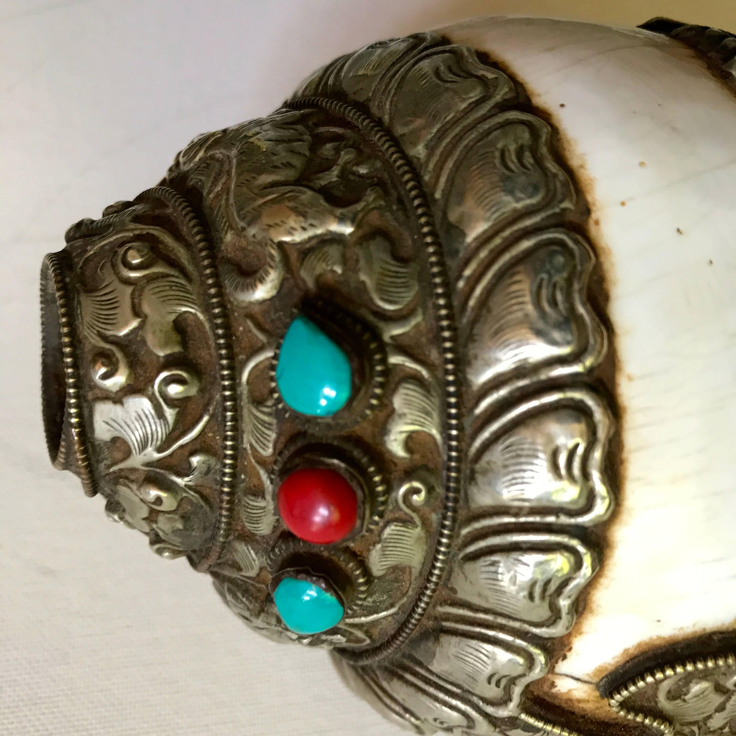 Tibetan Ritual Conch Shell with Silver and Stones For Sale 2