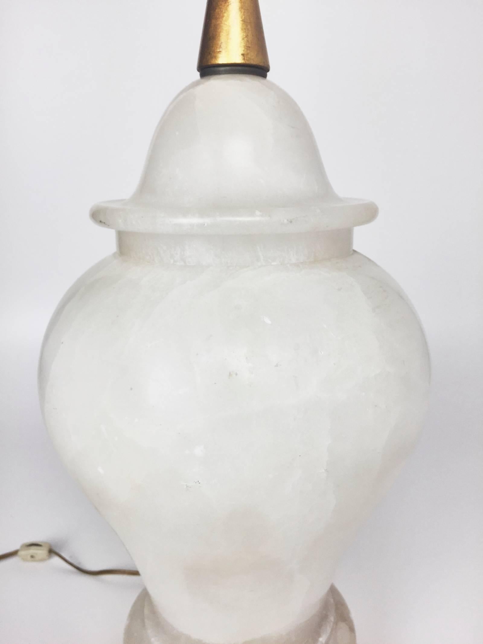 Large Mid-Century Modern Carved Alabaster Urn Form Table Lamp by Marbro, 1950s 2