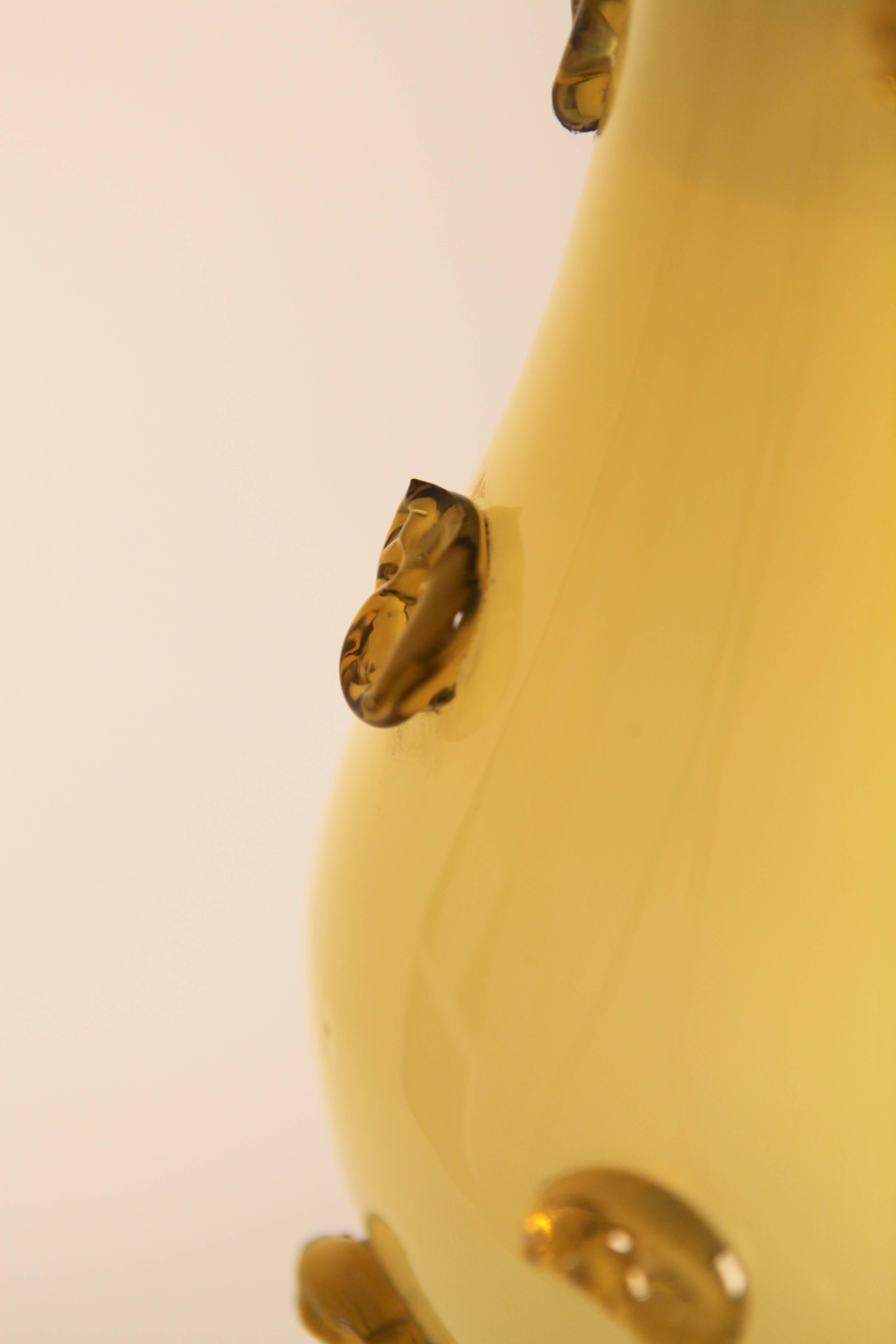 Gelbe Deckenleuchte aus gelbem Gehäuseglas im Stil von Paavo Tynell, Finnland im Zustand „Hervorragend“ in Berlin, DE