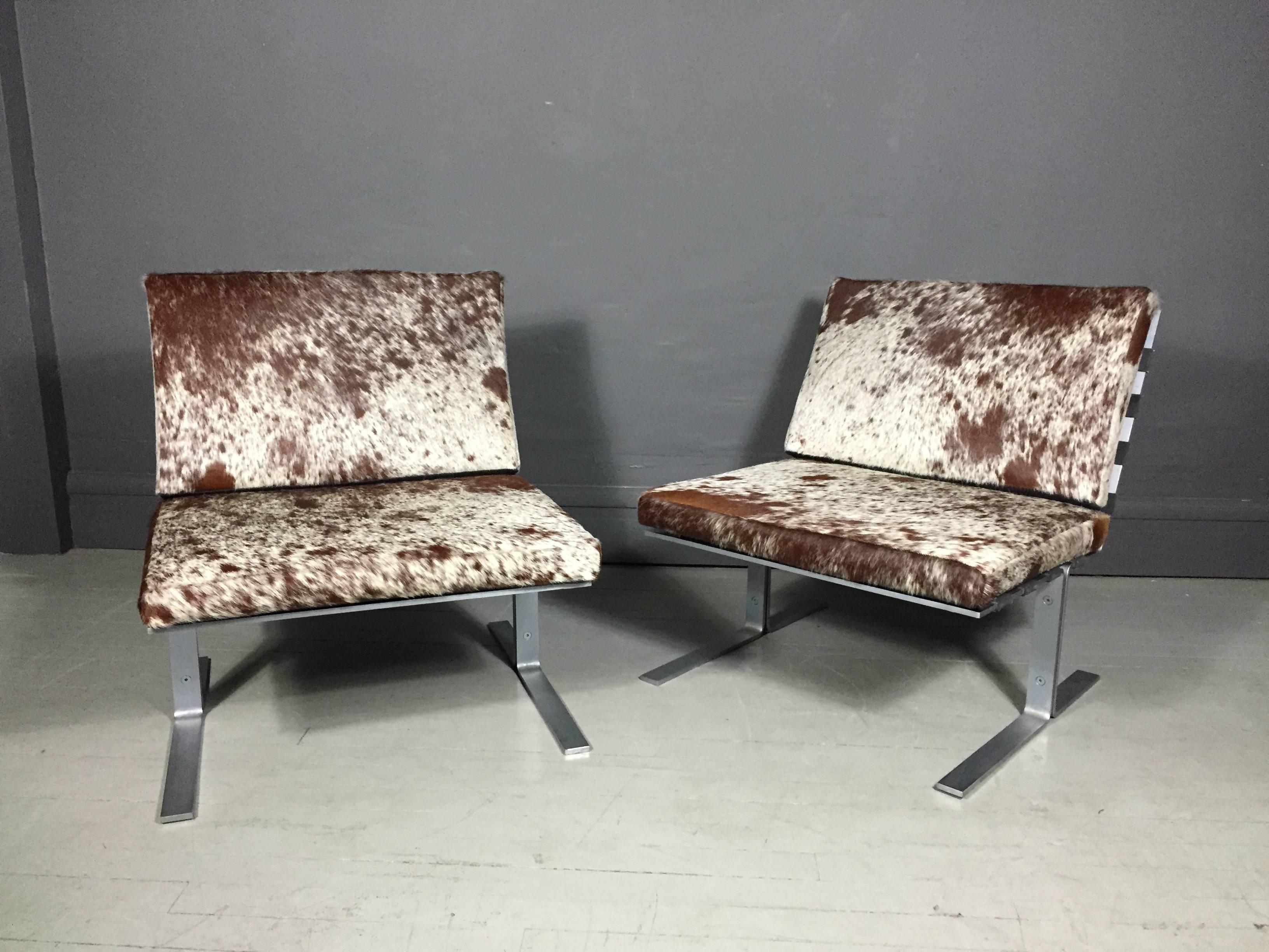 American Modern Flat-Bar Steel Lounge Chairs, Brazilian Hide, 1970 In Excellent Condition In Hudson, NY